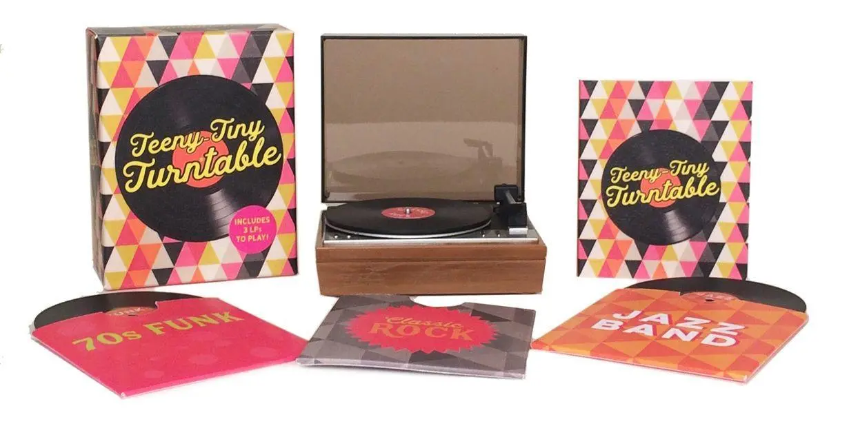 Cover: 9780762462353 | Running Press: Teeny-Tiny Turntable | Includes 3 Mini-LPs to Play!