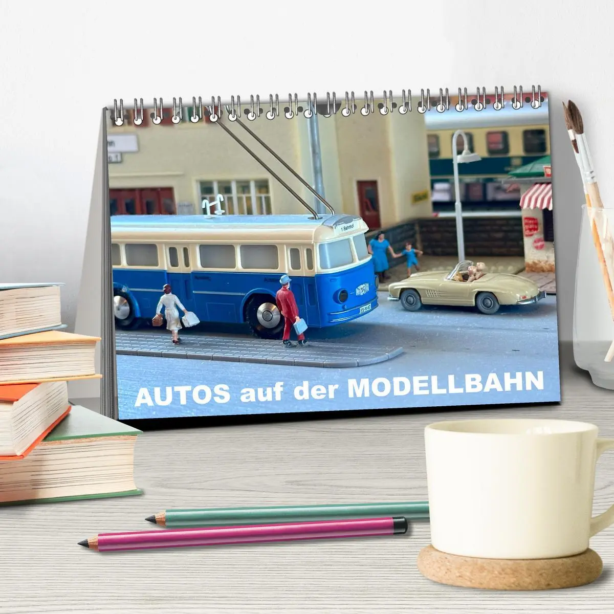 Bild: 9783457353653 | Autos auf der Modellbahn (Tischkalender 2026 DIN A5 quer), CALVENDO...