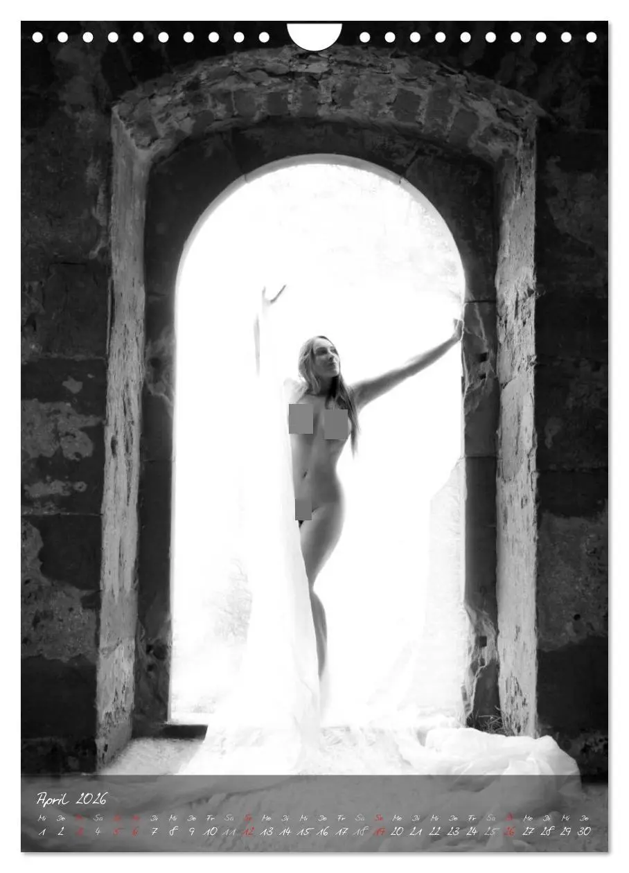 Bild: 9783516446753 | Die nackte Tür - Outdoor Aktfotografie in schwarzweiß (Wandkalender...