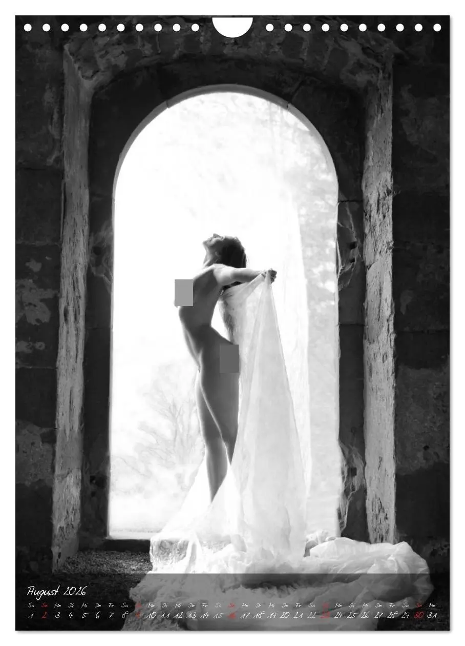 Bild: 9783516446753 | Die nackte Tür - Outdoor Aktfotografie in schwarzweiß (Wandkalender...