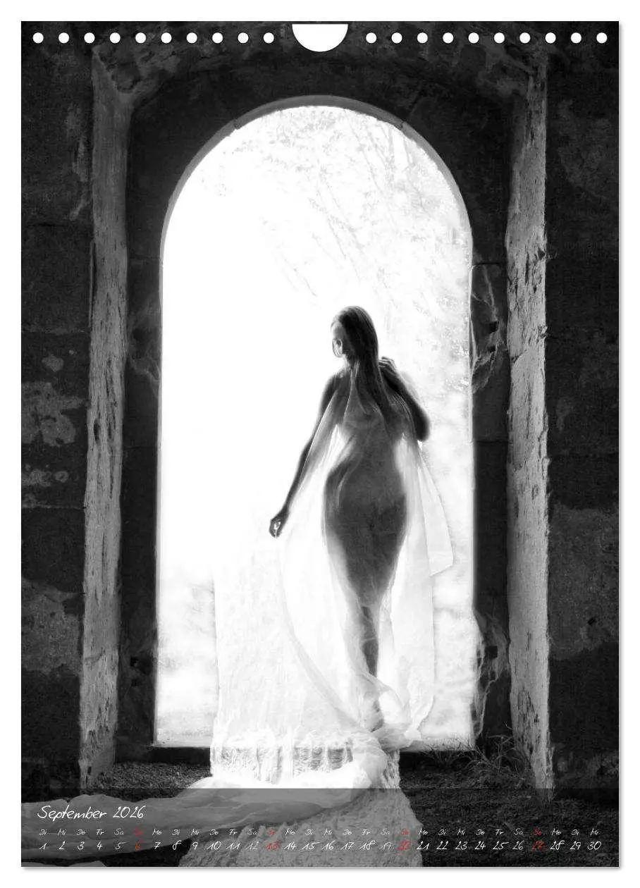 Bild: 9783516446753 | Die nackte Tür - Outdoor Aktfotografie in schwarzweiß (Wandkalender...