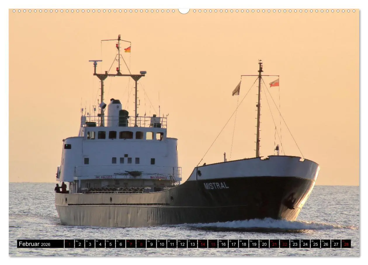 Bild: 9783457598153 | Shipspotting Travemünde (Wandkalender 2026 DIN A2 quer), CALVENDO...