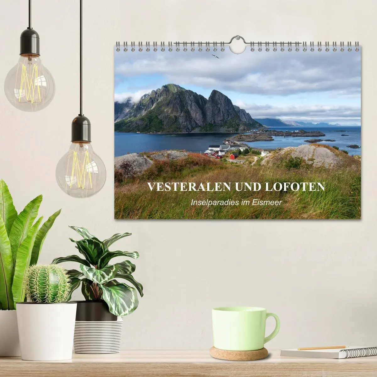 Bild: 9783457879153 | VESTERALEN UND LOFOTEN - Inselparadies im Eismeer (Wandkalender...