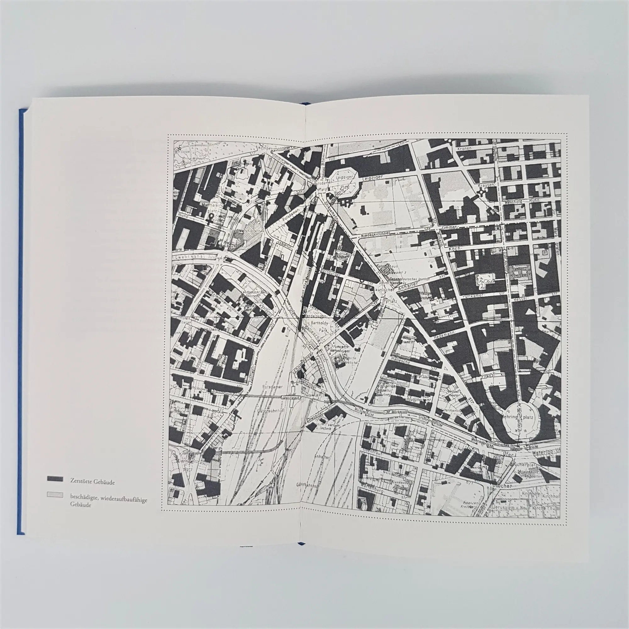 Bild: 9783985680054 | Gezeiten der Stadt | Eine Geschichte Berlins | Bell Kirsty | Buch