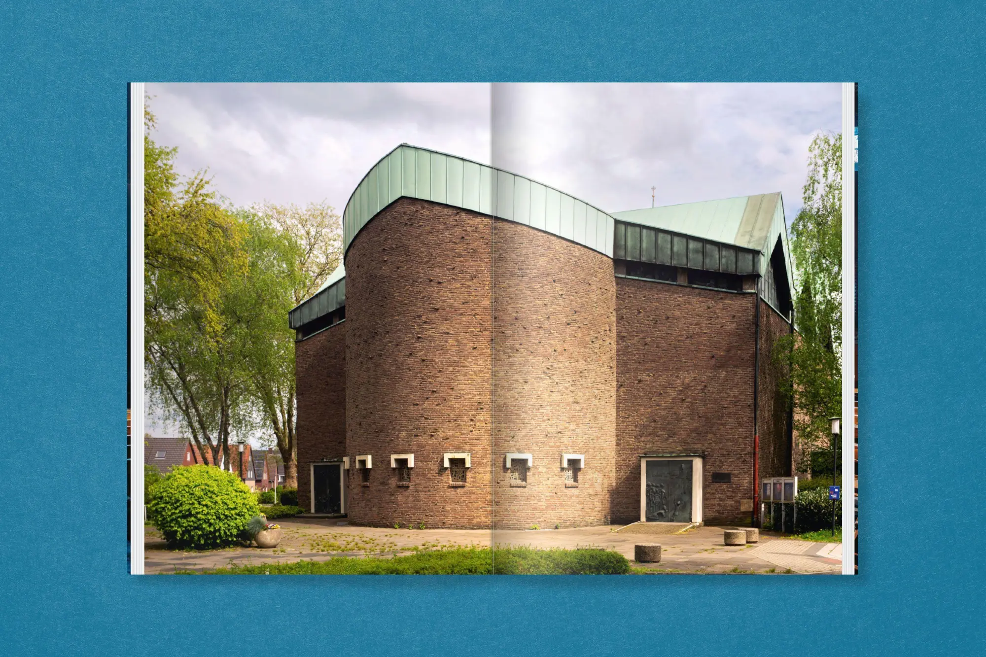 Bild: 9783987412554 | Manifesta 16 Ruhr: This is not a church | Urban Vision | Ruhr | Buch