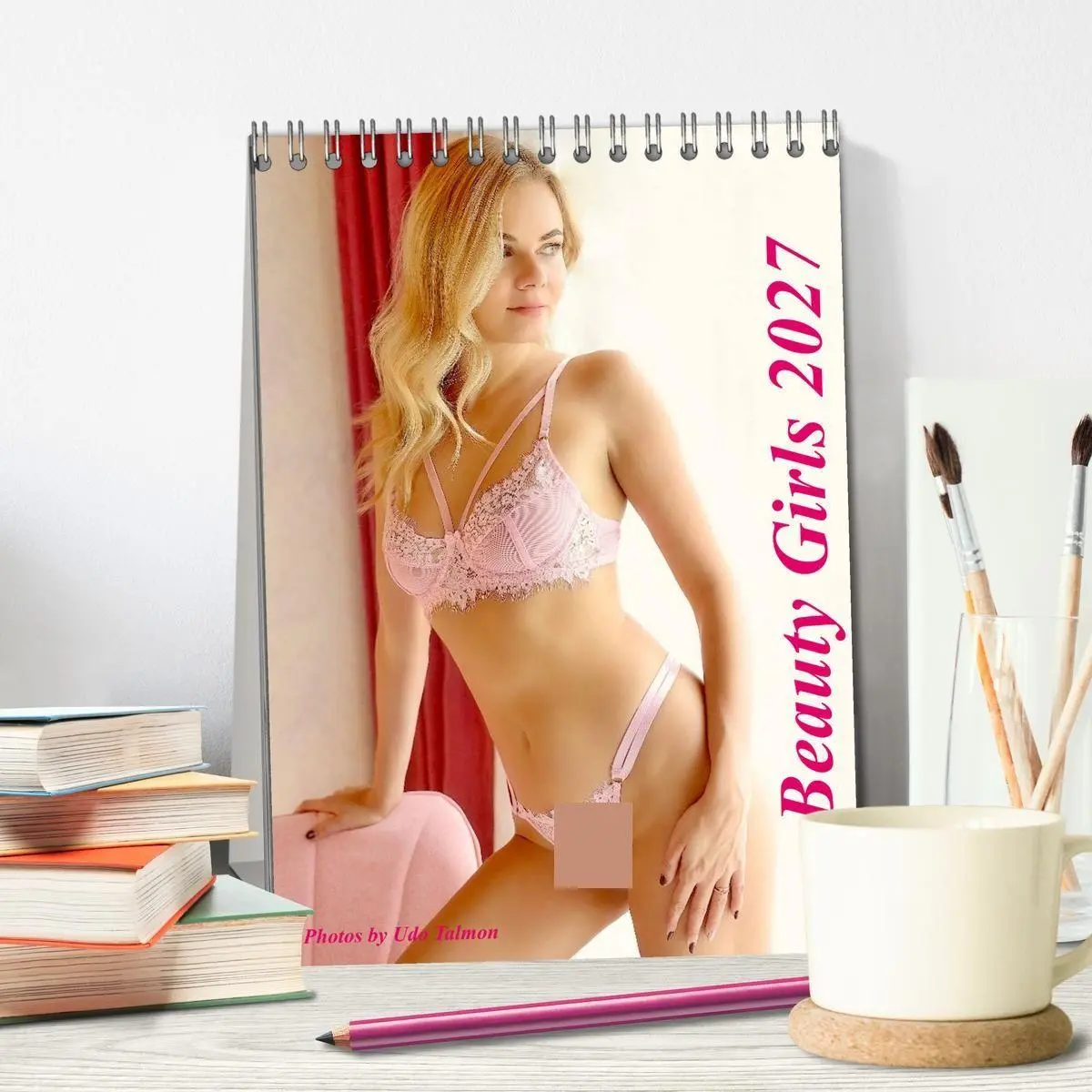 Bild: 9783594383254 | Beauty Girls (Tischkalender 2027 DIN A5 hoch), CALVENDO Monatskalender