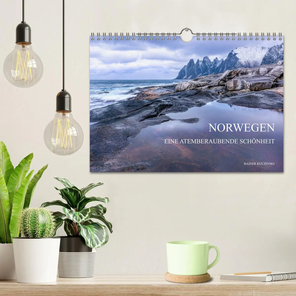 Bild: 9783457593554 | NORWEGEN - EINE ATEMBERAUBENDE SCHÖNHEIT (Wandkalender 2026 DIN A4...