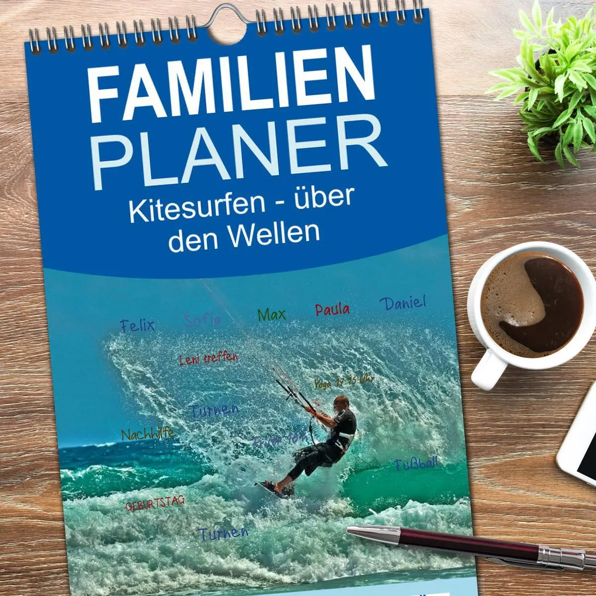 Bild: 9783516513554 | Familienplaner 2026 - Kitesurfen - über den Wellen mit 5 Spalten...