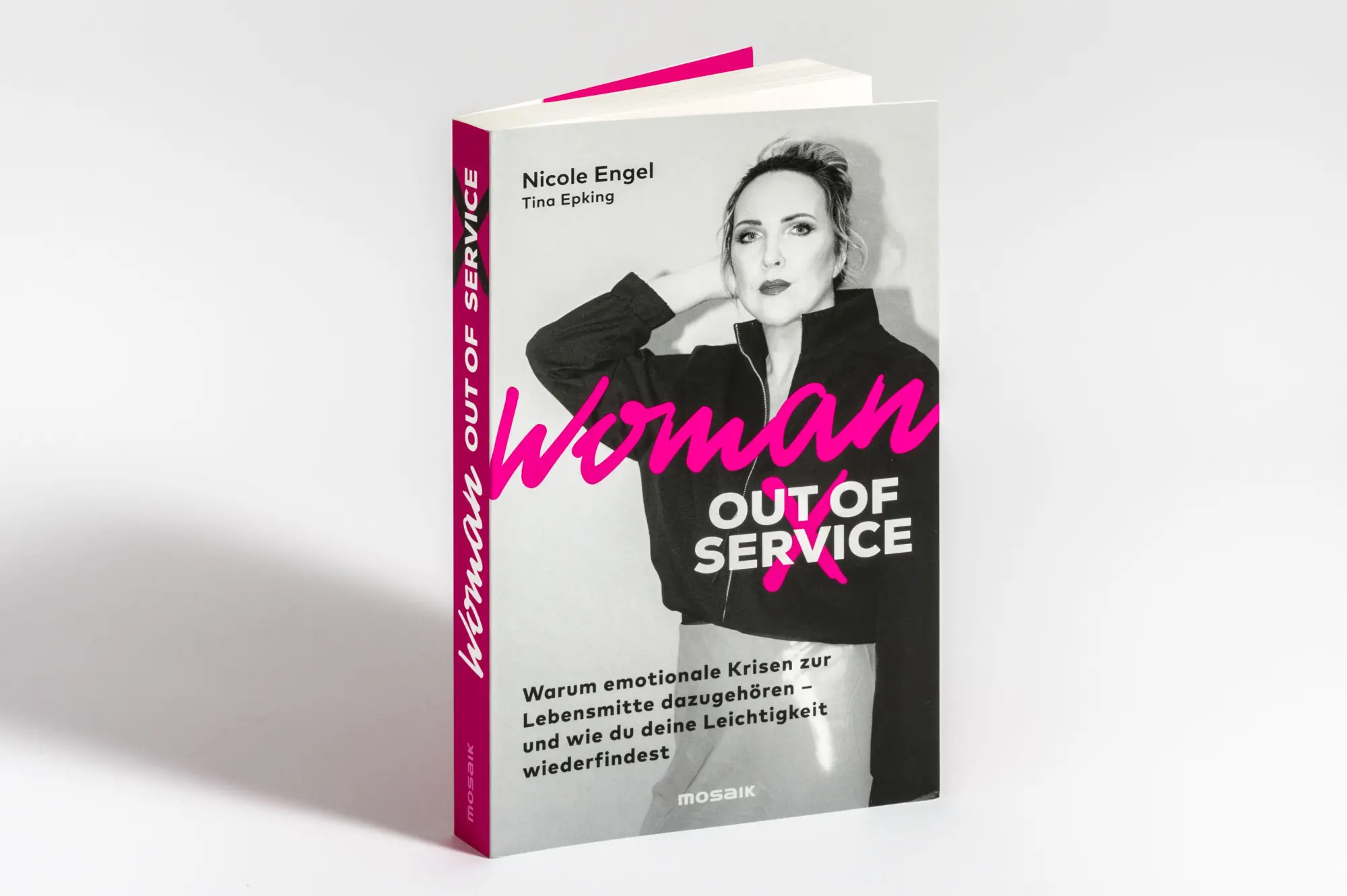 Bild: 9783442394654 | Woman Out of Service | Nicole Engel (u. a.) | Taschenbuch | 256 S.