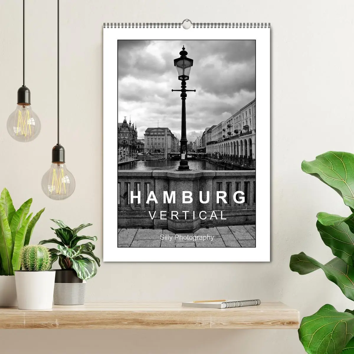 Bild: 9783516480955 | Hamburg Vertical (Wandkalender 2026 DIN A2 hoch), CALVENDO...