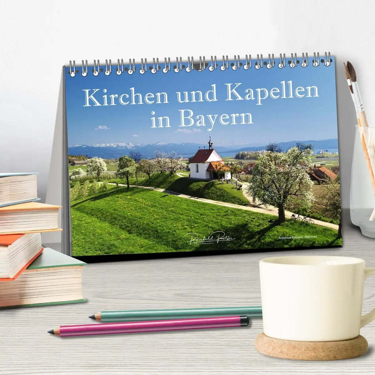 Bild: 9783516128055 | Kirchen und Kapellen in Bayern (Tischkalender 2026 DIN A5 quer),...