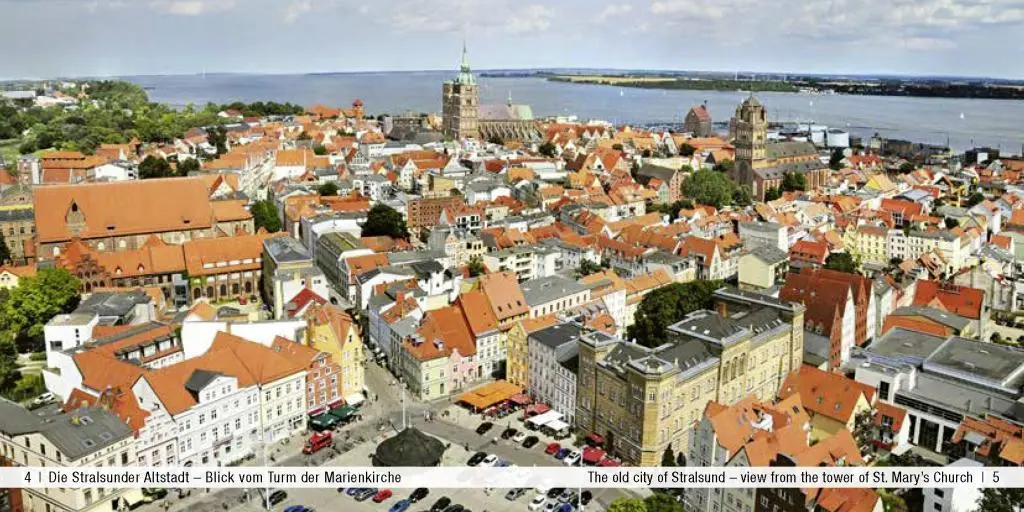 Bild: 9783957990556 | Stralsund - Book To Go | Der Bildband für die Hosentasche | Hardenberg