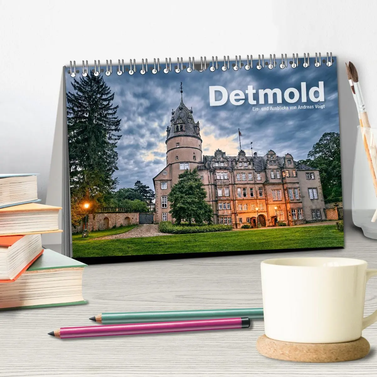 Bild: 9783457840856 | Detmold - Ein- und Ausblicke von Andreas Voigt (Tischkalender 2026...