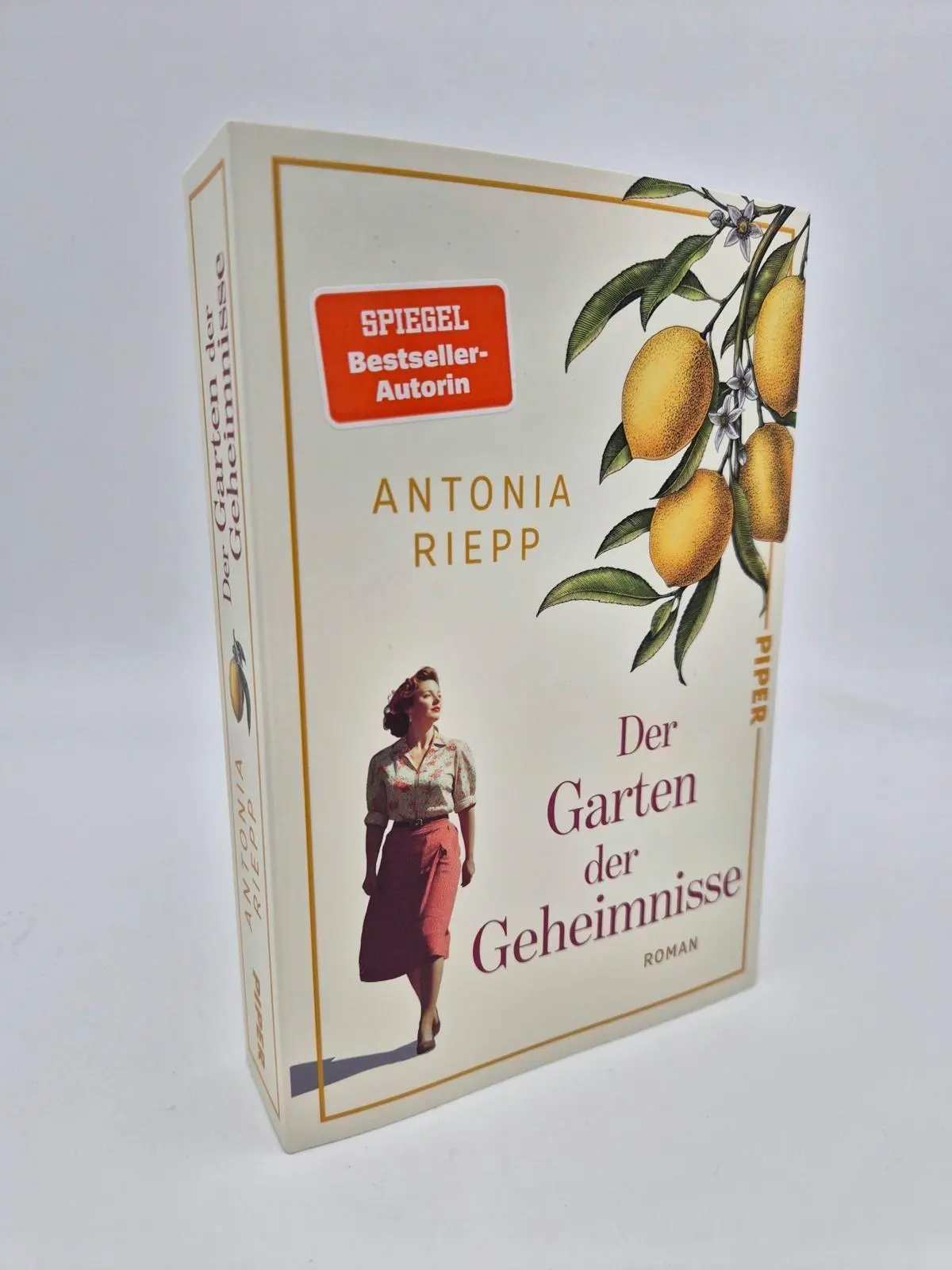 Bild: 9783492067256 | Der Garten der Geheimnisse | Antonia Riepp | Taschenbuch | 464 S.