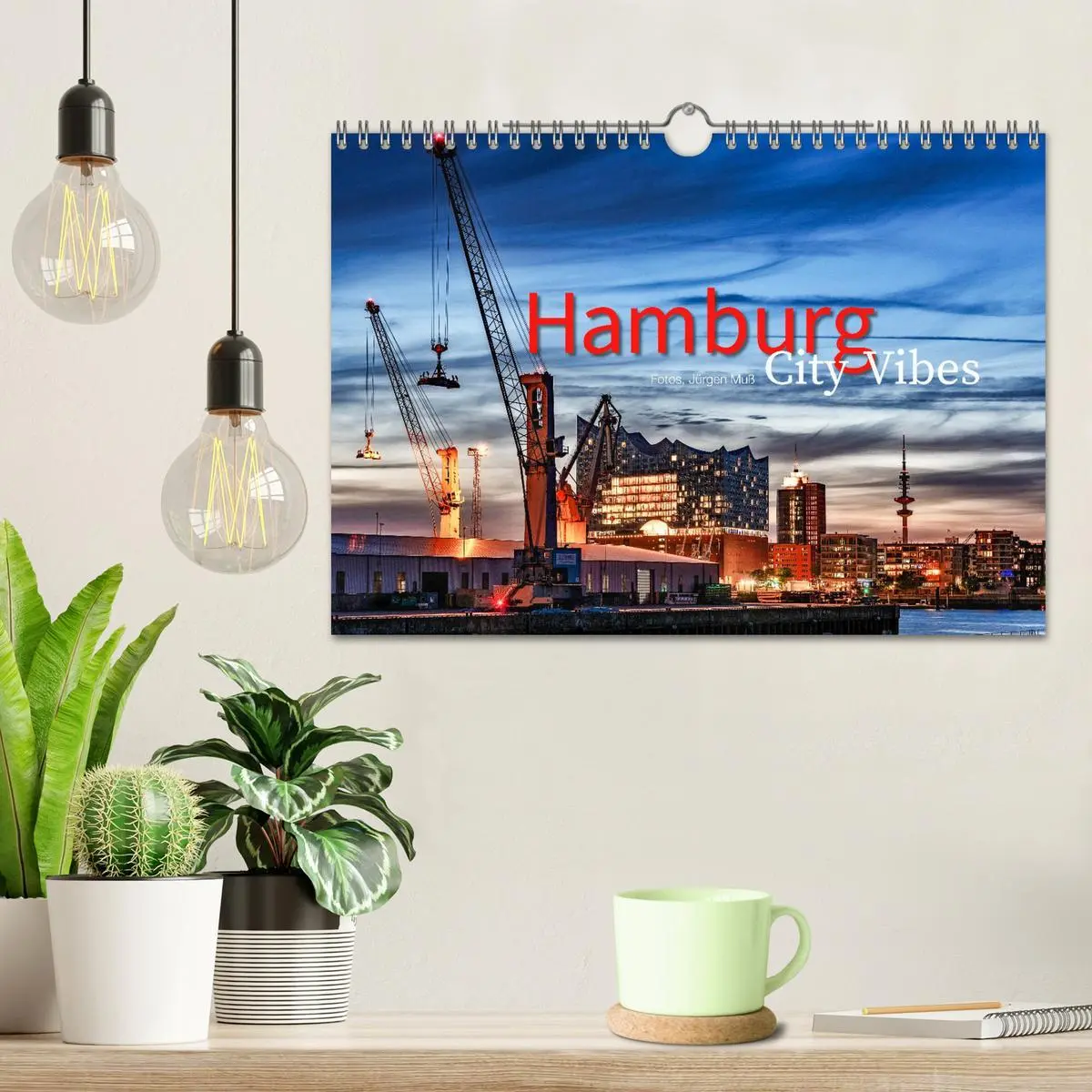 Bild: 9783457757956 | Hamburg City Vibes (Wandkalender 2026 DIN A4 quer), CALVENDO...