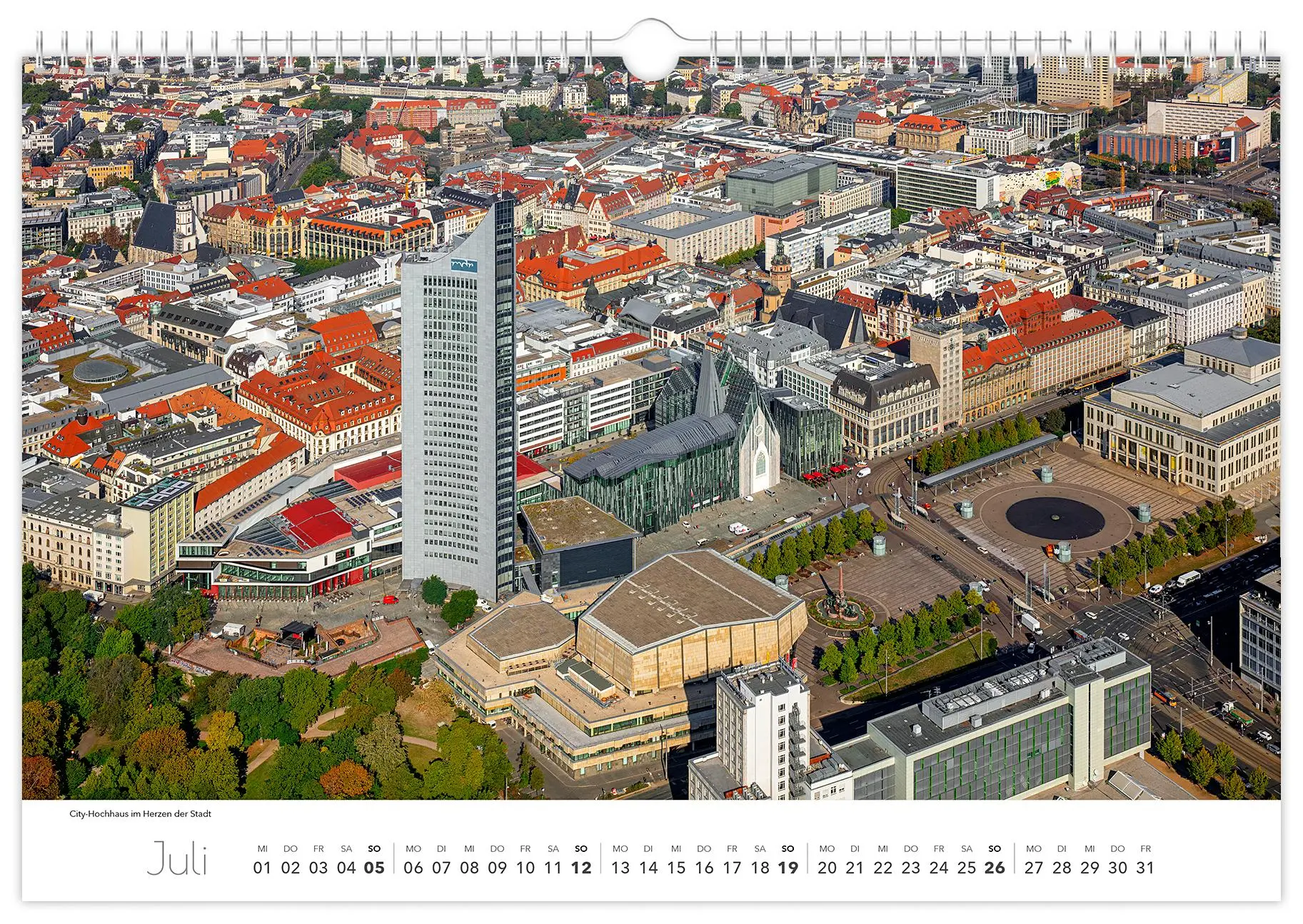 Bild: 9783910680357 | Kalender Leipzig 2026 | 45 x 30 cm weißes Kalendarium | Peter Schubert