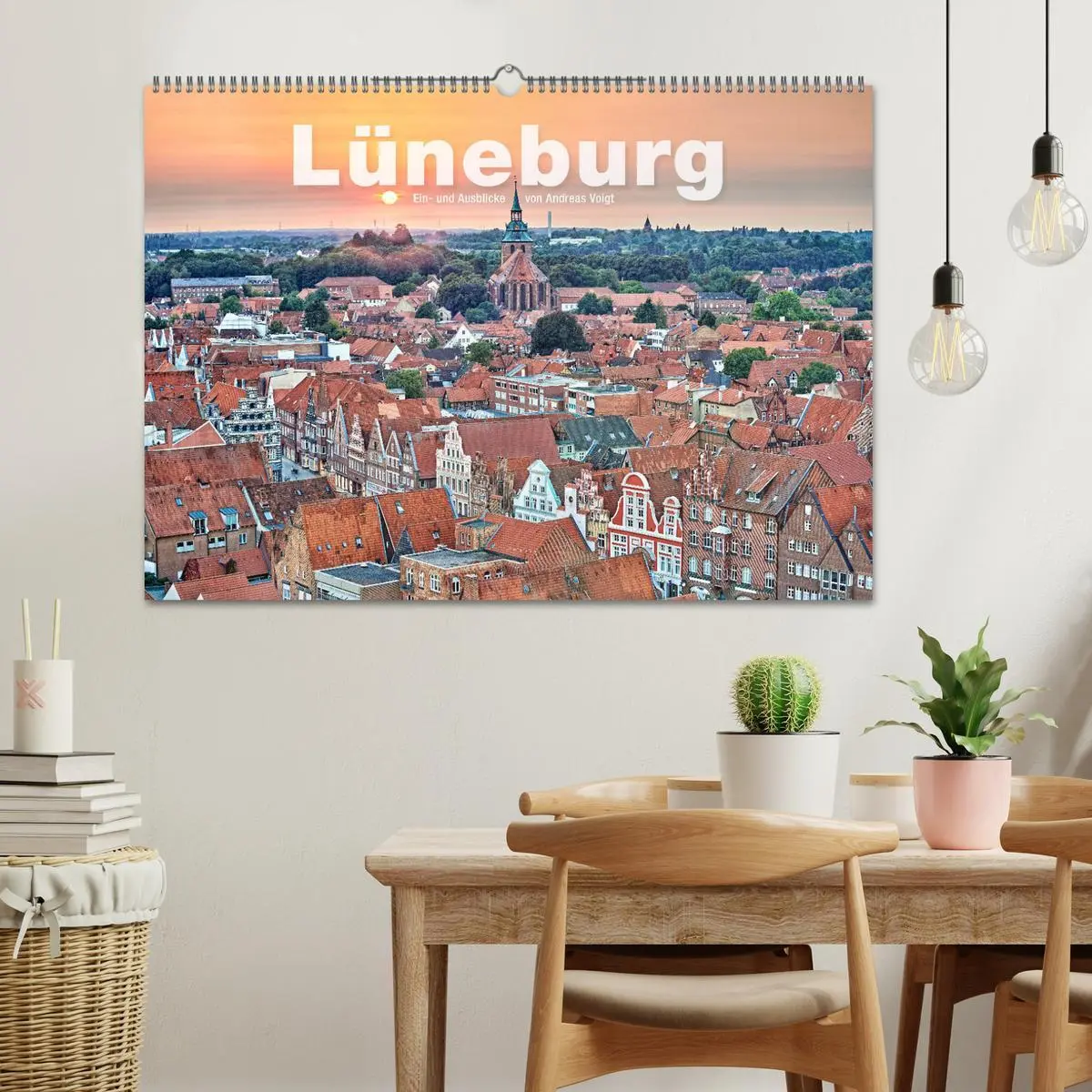 Bild: 9783457850657 | LÜNEBURG Ein- und Ausblicke von Andreas Voigt (Wandkalender 2026...
