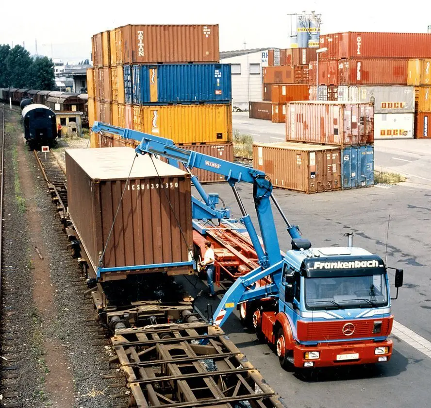 Bild: 9783751610957 | Jahrbuch Lastwagen 2024 | Bernd Regenberg | Taschenbuch | 144 S.