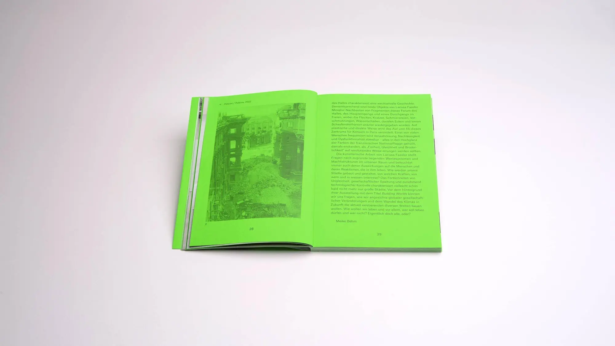 Bild: 9783969122457 | Larissa Fassler: Building Worlds | Meike Behm | Taschenbuch | 176 S.