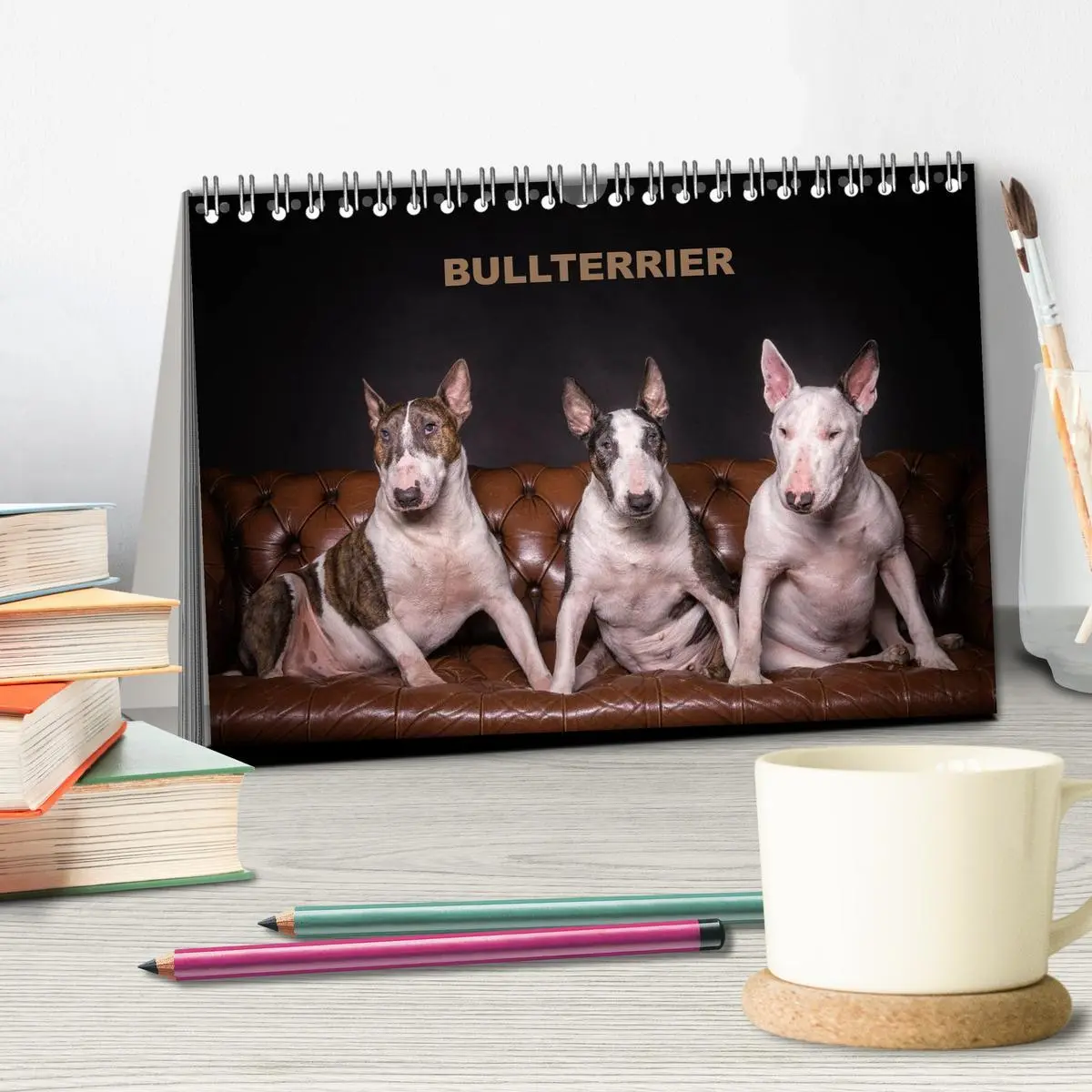 Bild: 9783516023657 | Bullterrier (Tischkalender 2026 DIN A5 quer), CALVENDO Monatskalender