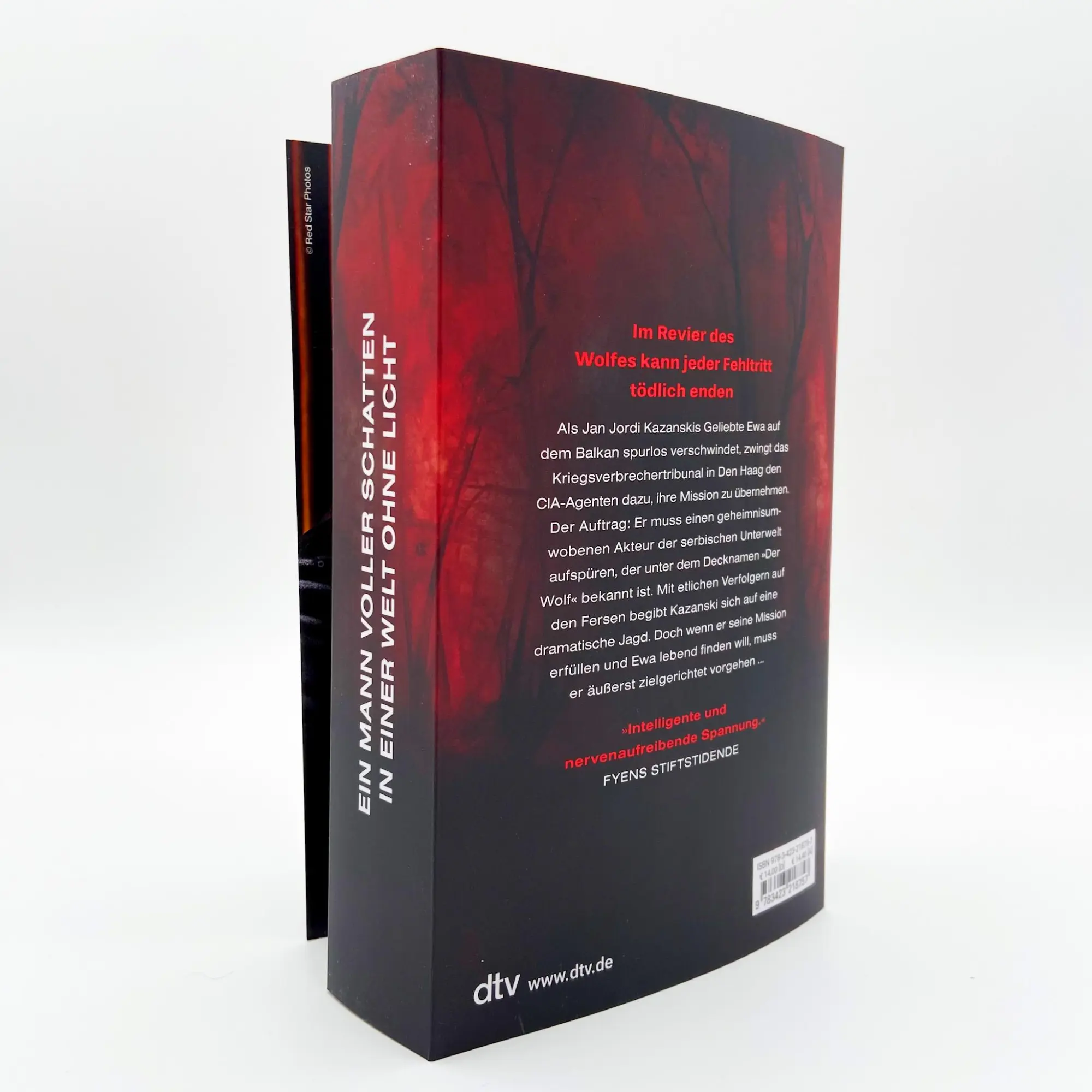 Bild: 9783423218757 | EAST. Jagd im Zwielicht | Thriller | Jens Henrik Jensen | Taschenbuch