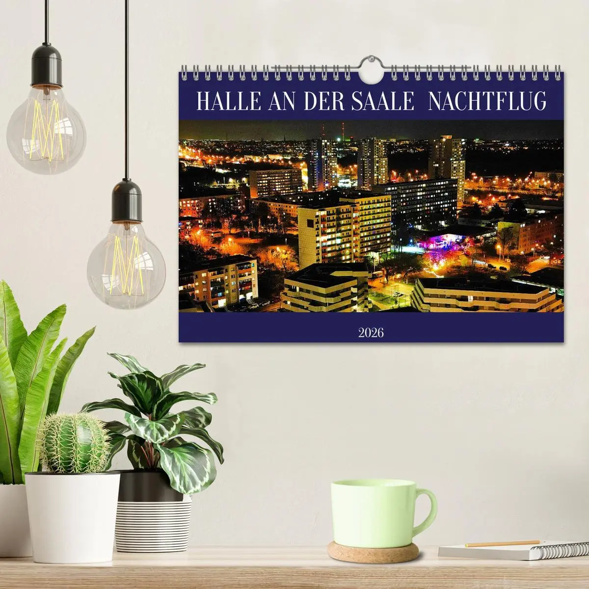 Bild: 9783516629057 | HALLE AN DER SAALE NACHTFLUG (Wandkalender 2026 DIN A4 quer),...