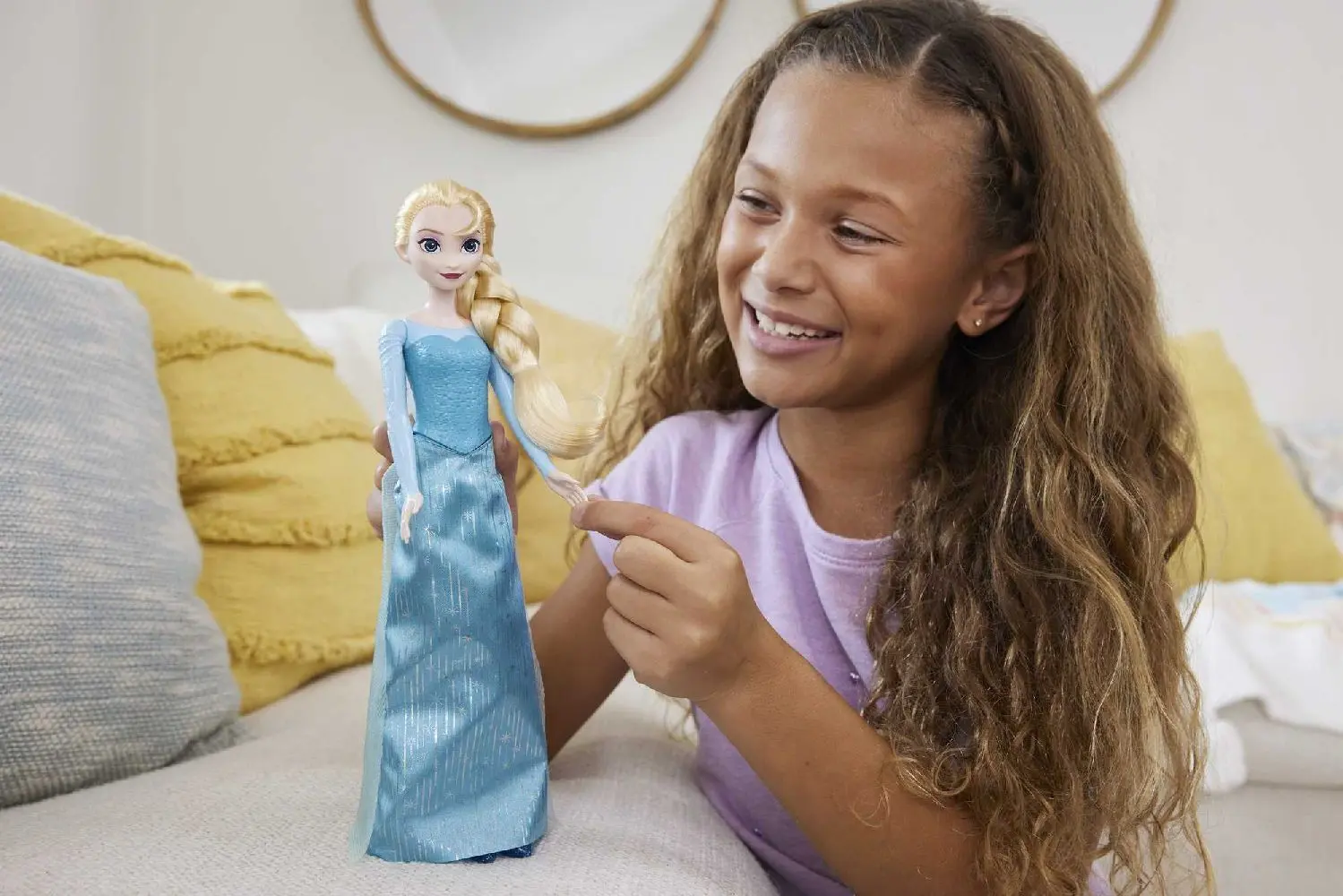 Bild: 194735120758 | Disney Frozen Core - Elsa (Outfit Film 1) | In Blister mit Anhänger