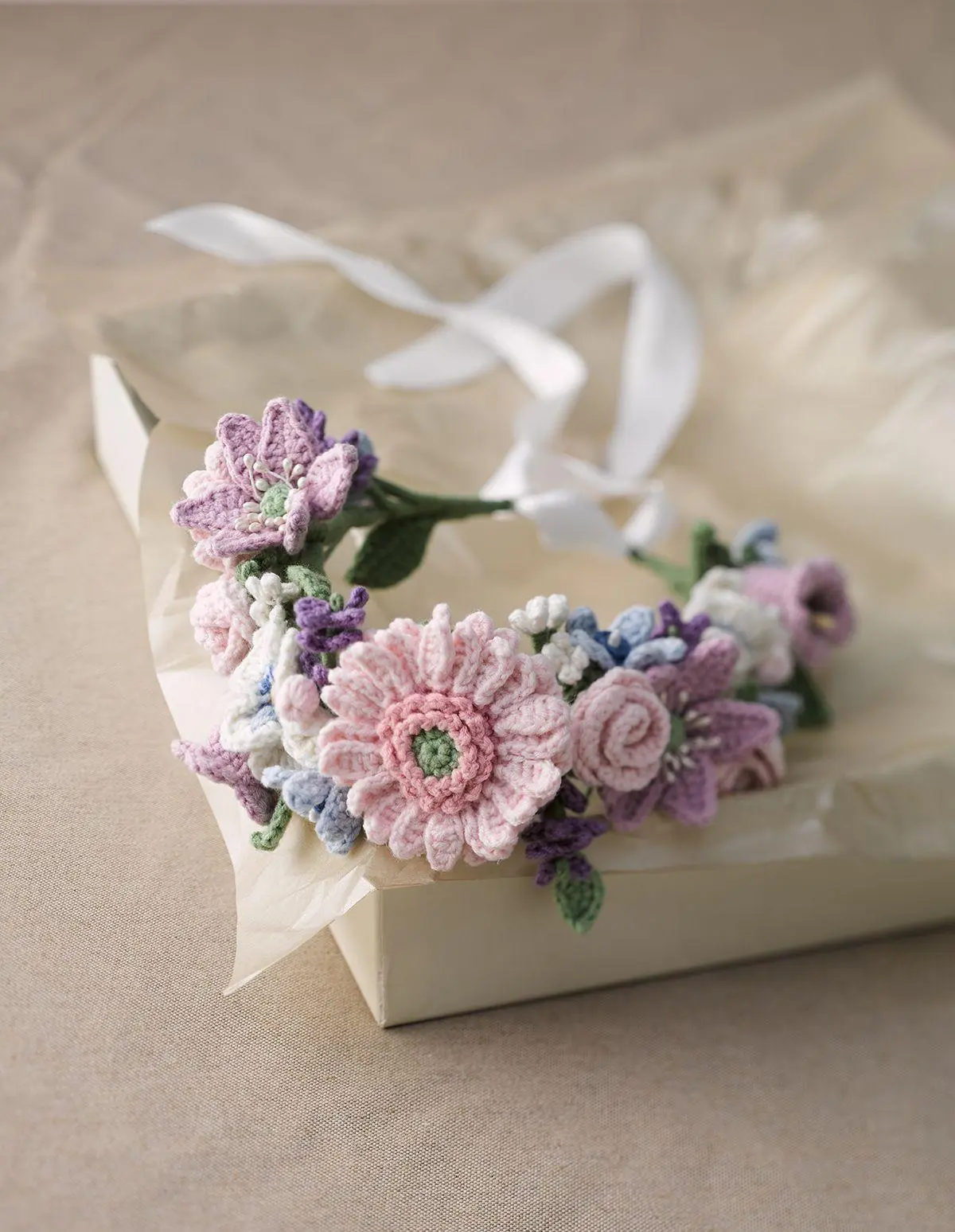 Bild: 9783735872258 | Romantische Blumen häkeln | Mit vielen Anwendungsideen | Sophie Yüksel