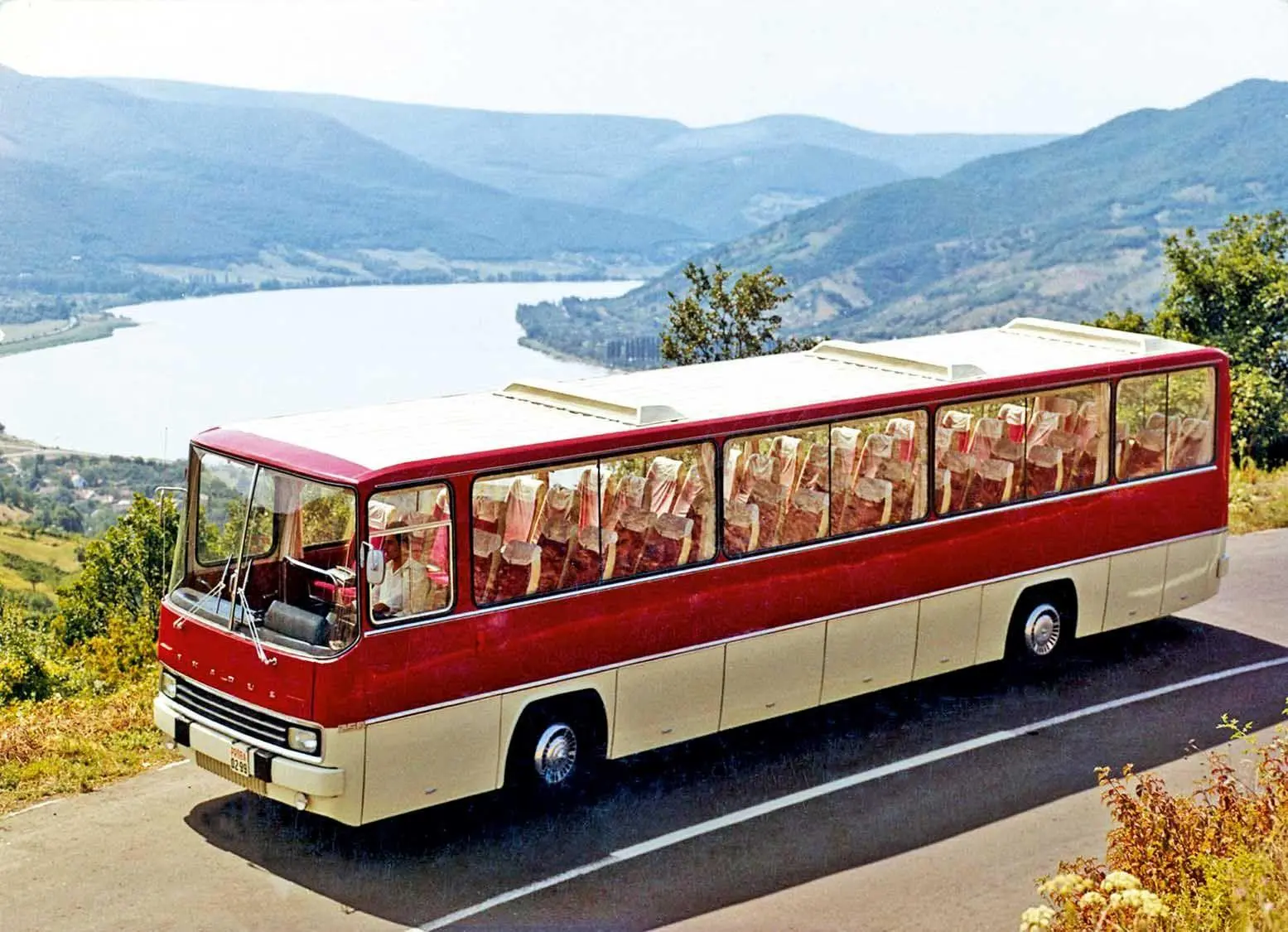 Bild: 9783751612258 | Jahrbuch Omnibusse 2027 | Taschenbuch | 144 S. | Deutsch | 2026