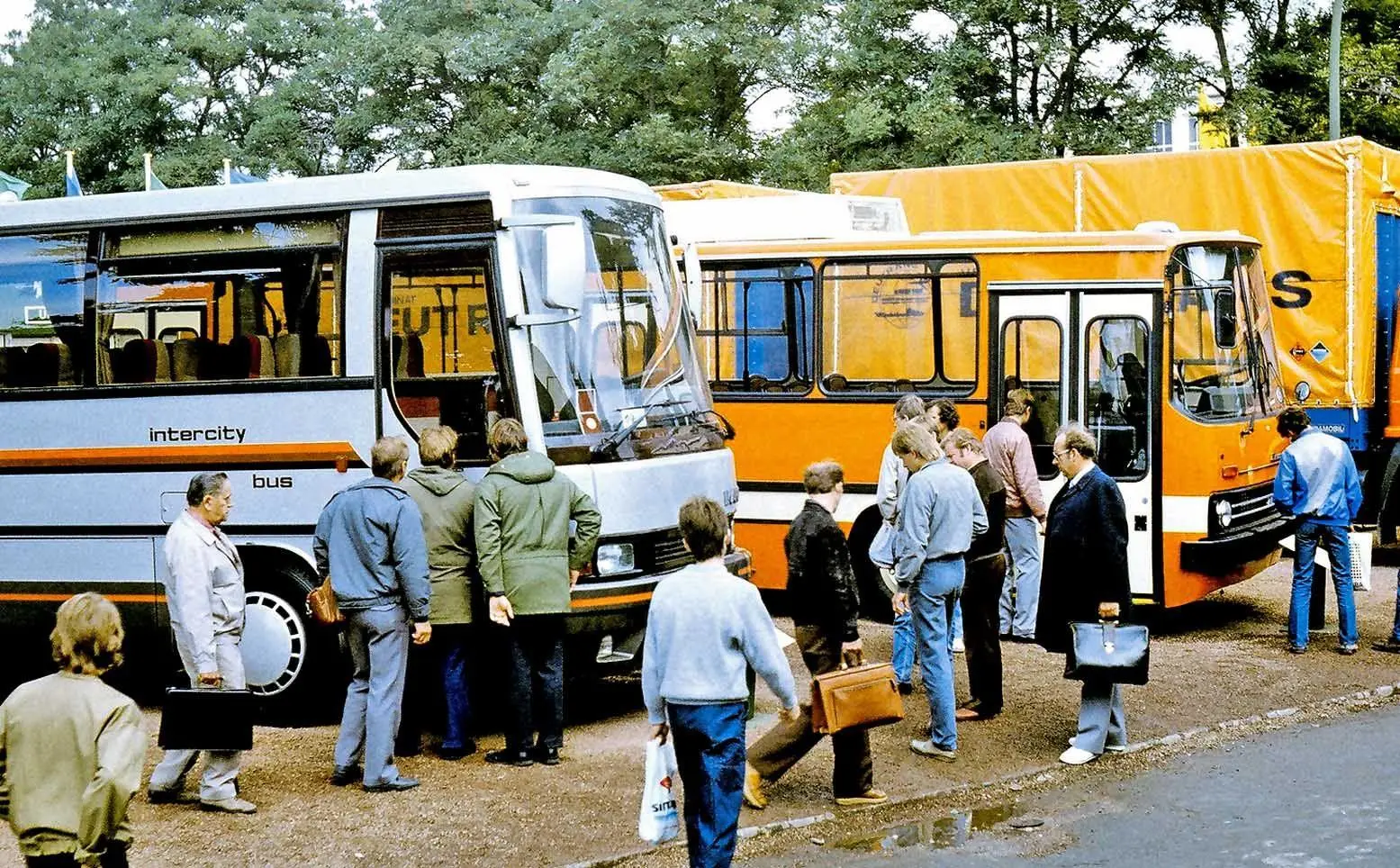 Bild: 9783751612258 | Jahrbuch Omnibusse 2027 | Taschenbuch | 144 S. | Deutsch | 2026