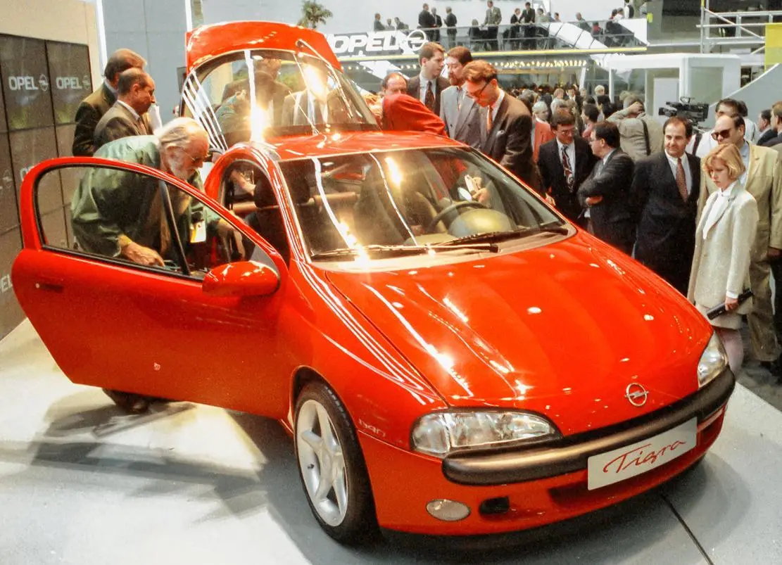 Bild: 9783751611459 | Jahrbuch Opel 2025 | Eckhart Bartels | Taschenbuch | 144 S. | Deutsch
