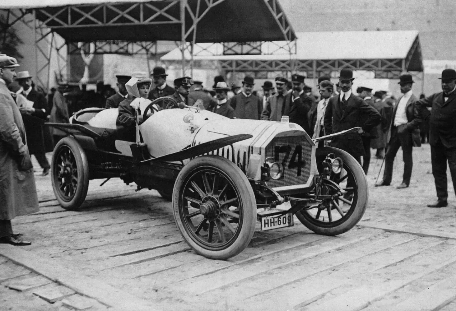 Bild: 9783963520860 | Meisterin des Motorsports | Gertrud Parschalk | Taschenbuch | 284 S.