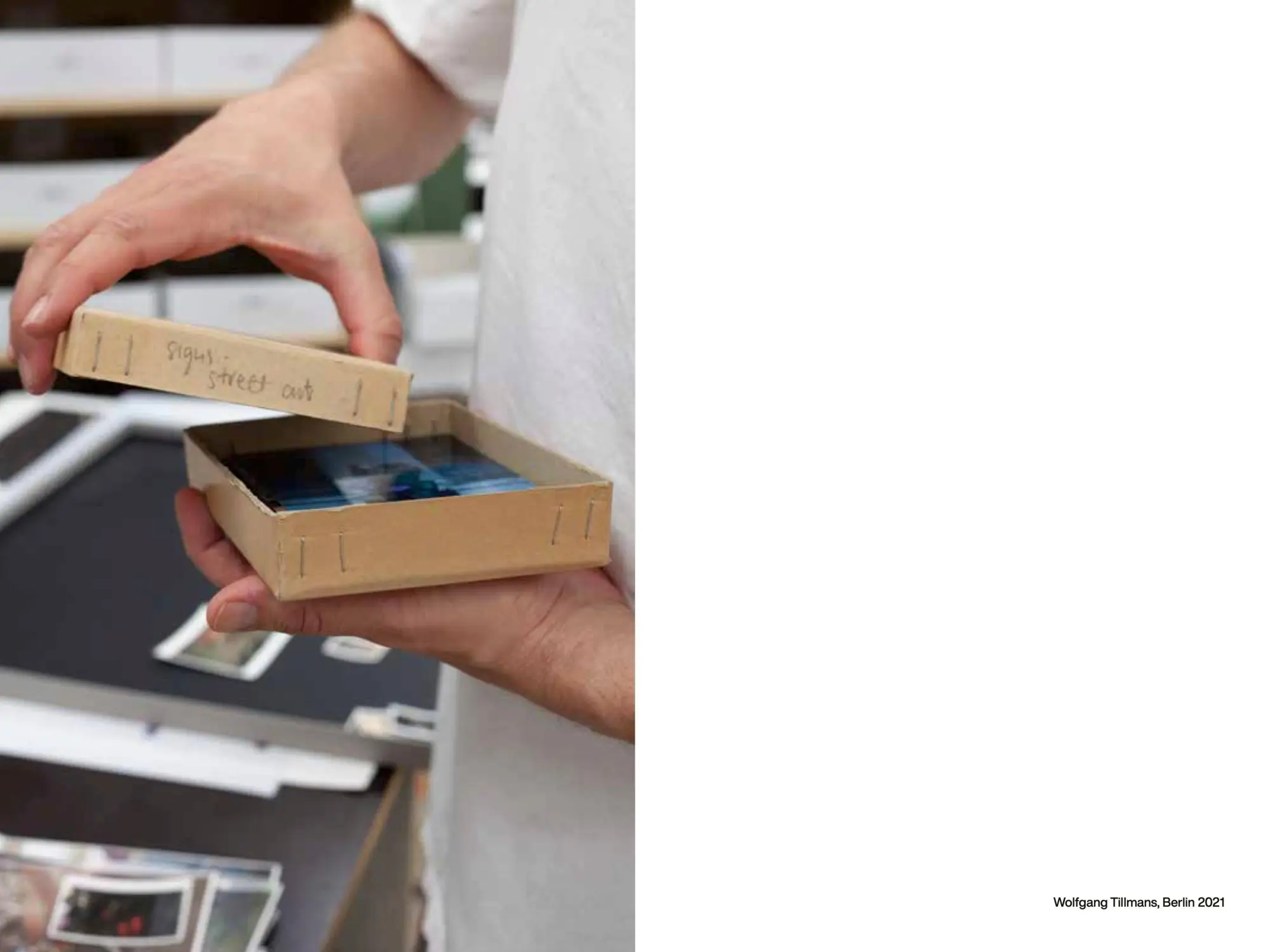 Bild: 9783954764860 | Objects in Time | Lighting the Archive with Mike Sperlinger. KONTEXT