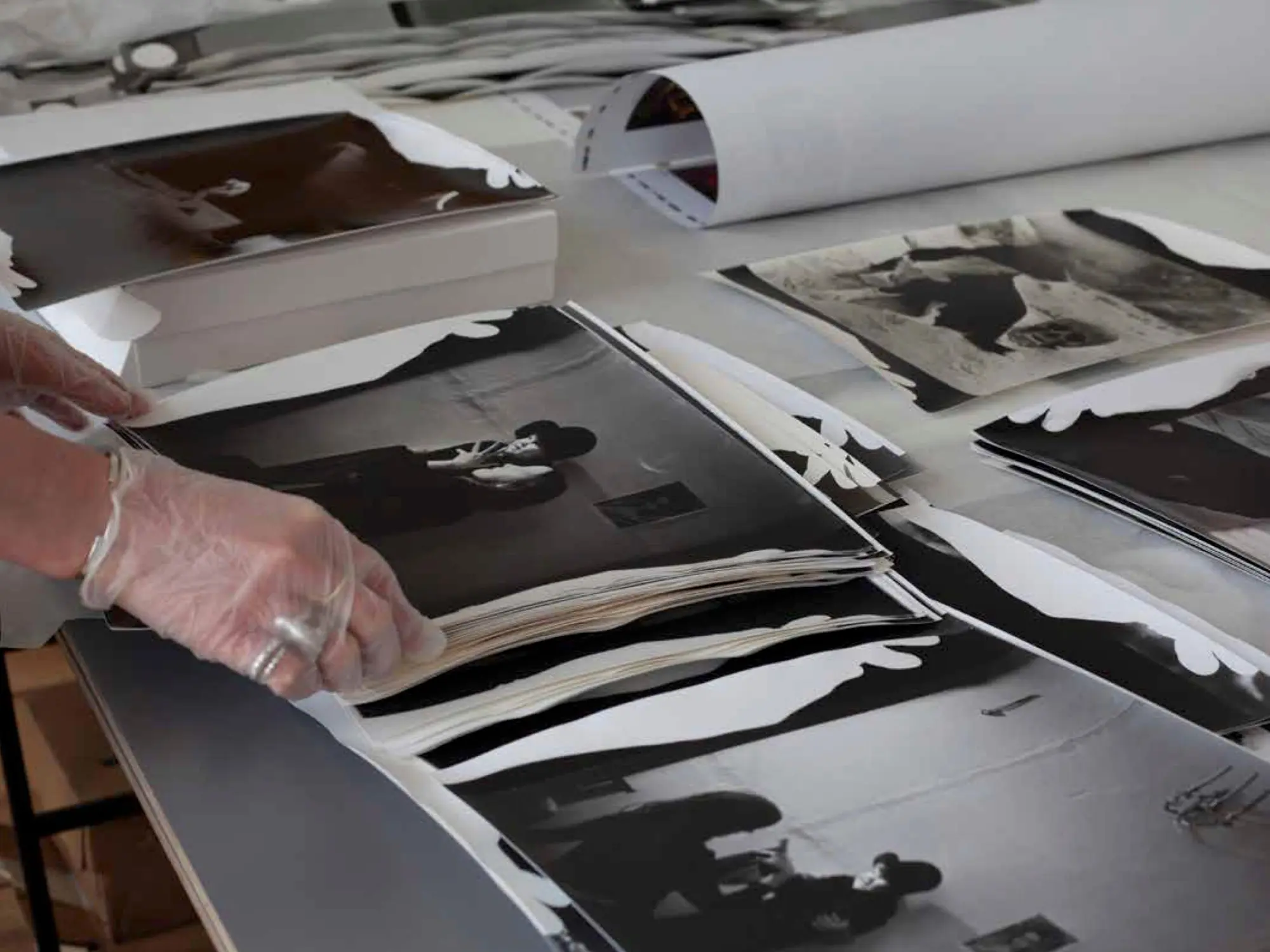 Bild: 9783954764860 | Objects in Time | Lighting the Archive with Mike Sperlinger. KONTEXT