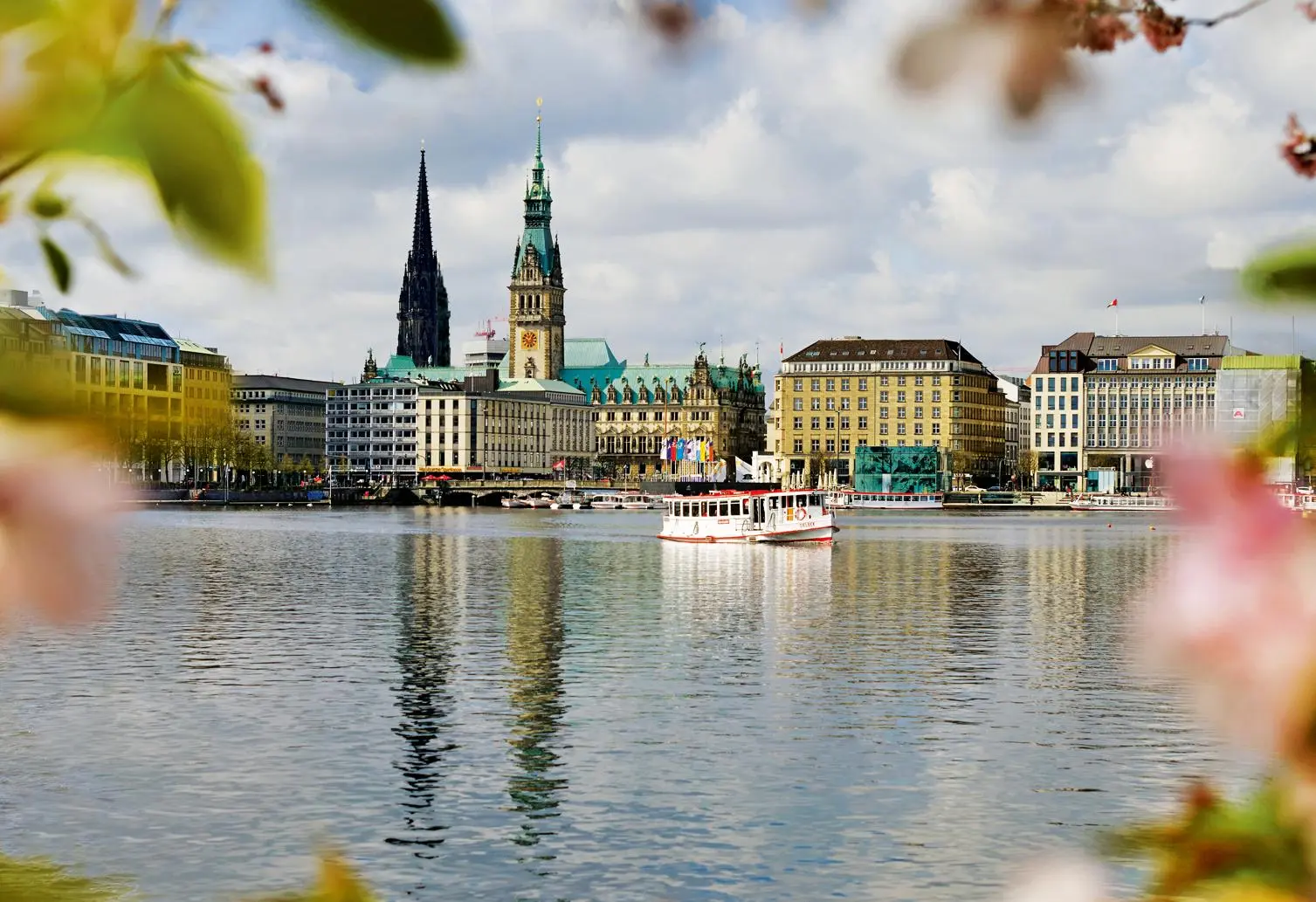 Bild: 4250000977260 | HAMBURG 2026 | 3-Monats-Tischkalender | René Menges | Kalender | 2026