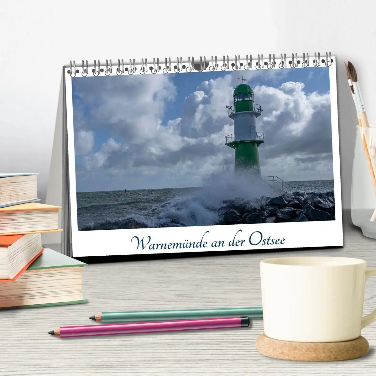 Bild: 9783569287860 | Warnemünde an der Ostsee (Tischkalender 2027 DIN A5 quer), CALVENDO...