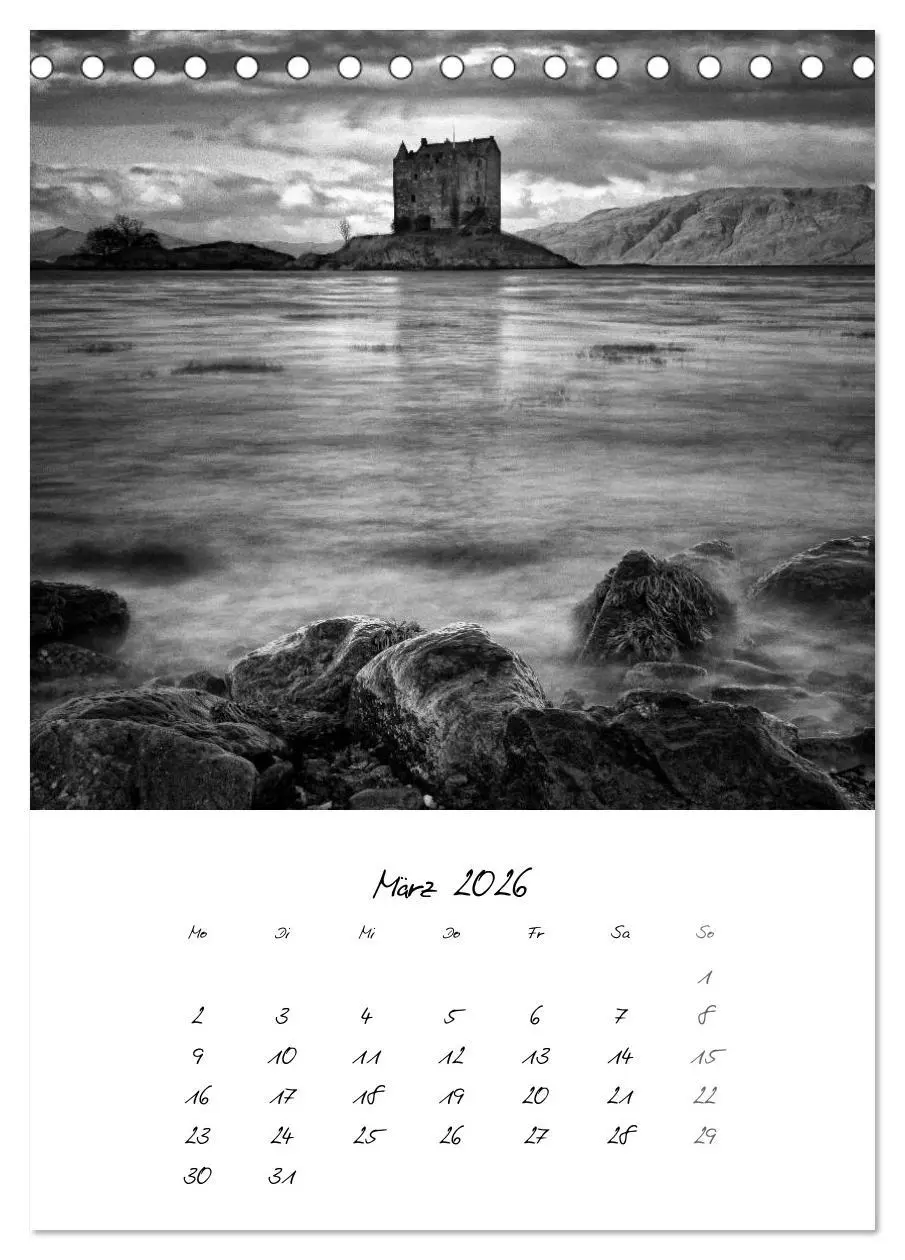 Bild: 9783516452761 | Schottland Monochrom (Tischkalender 2026 DIN A5 hoch), CALVENDO...