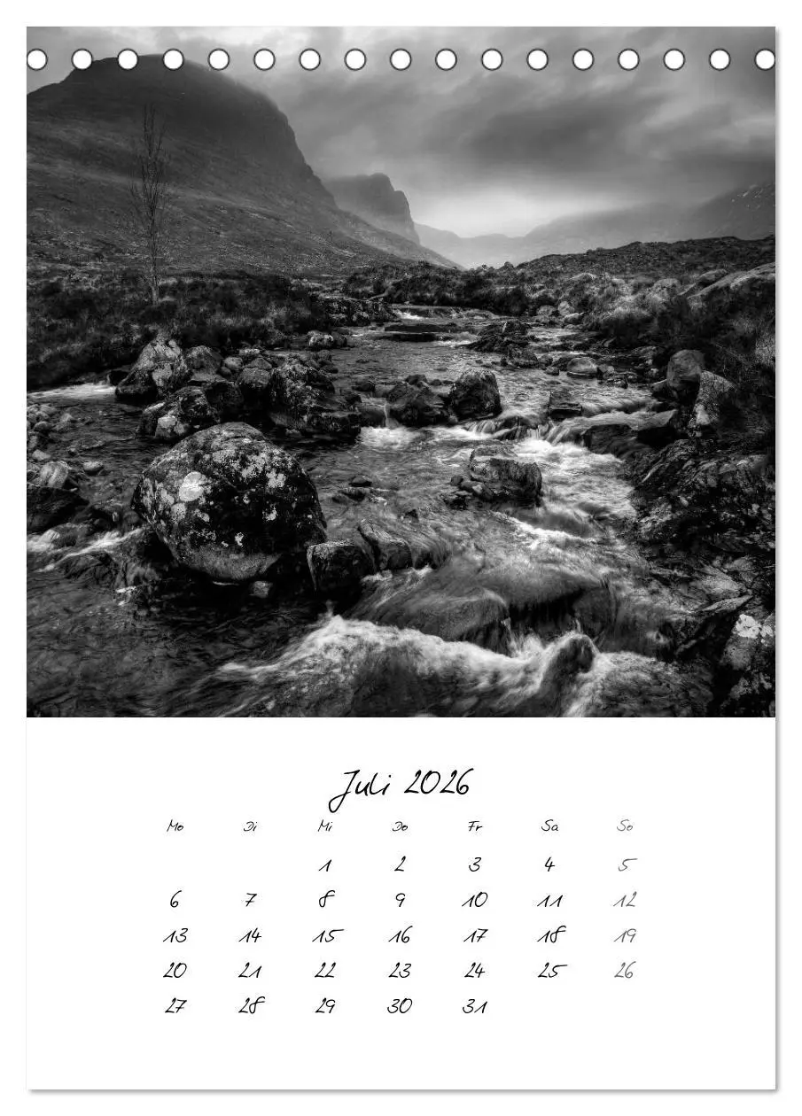 Bild: 9783516452761 | Schottland Monochrom (Tischkalender 2026 DIN A5 hoch), CALVENDO...