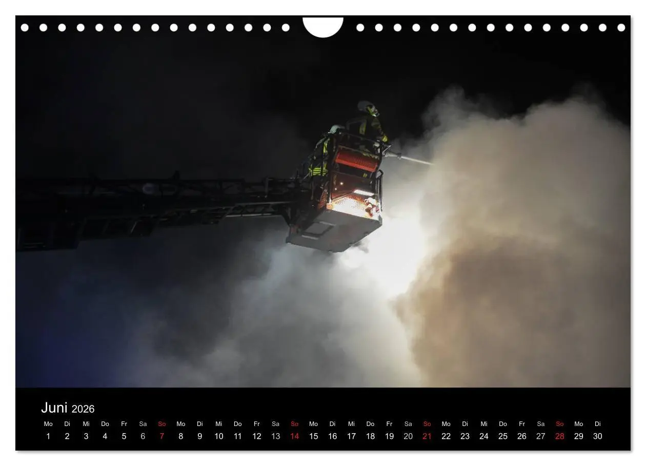 Bild: 9783516017861 | FEUERWEHR IM EINSATZ (Wandkalender 2026 DIN A4 quer), CALVENDO...