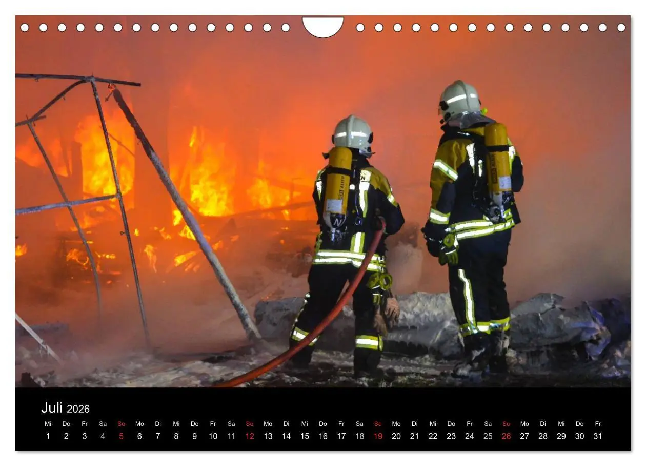 Bild: 9783516017861 | FEUERWEHR IM EINSATZ (Wandkalender 2026 DIN A4 quer), CALVENDO...