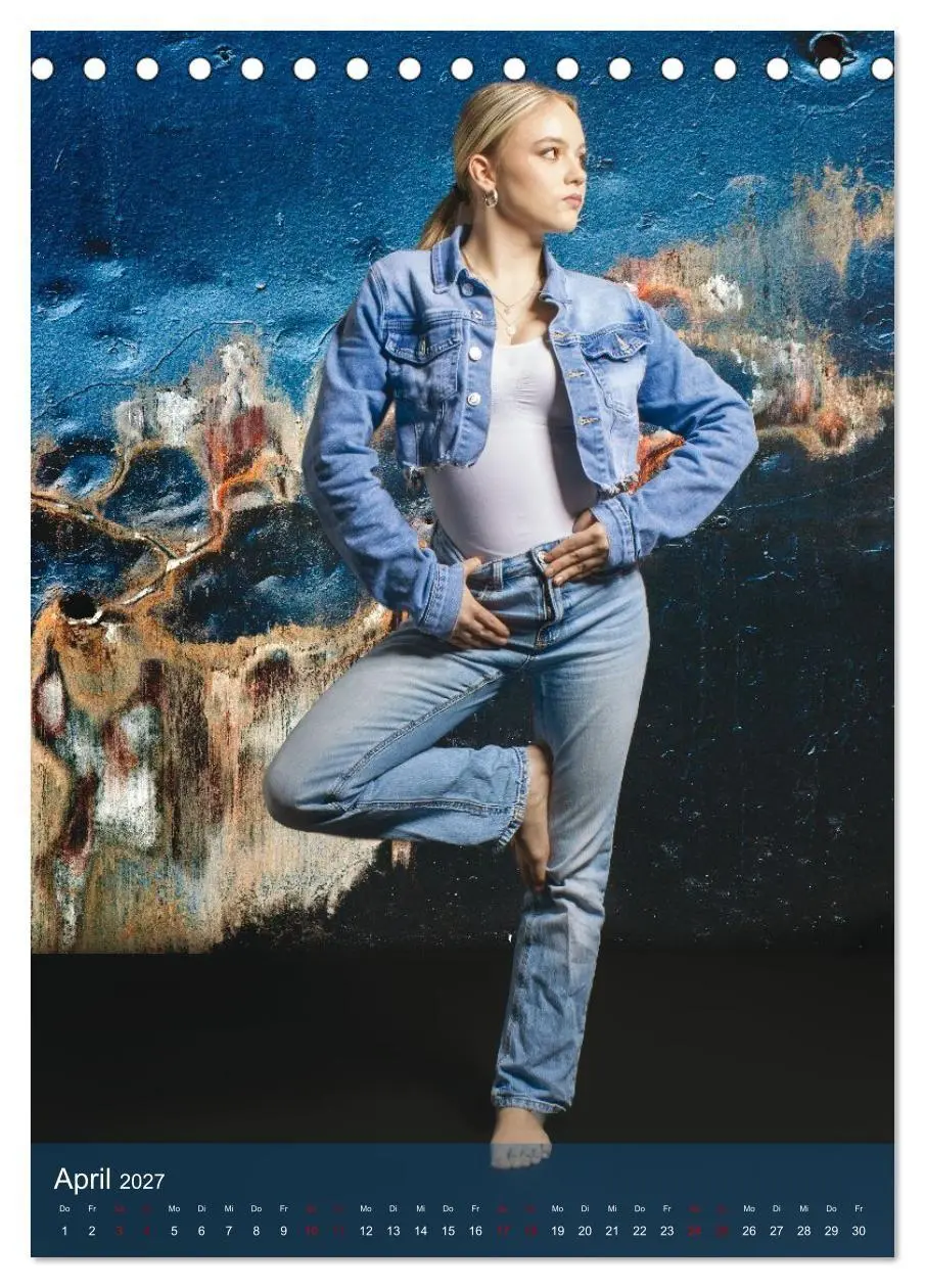 Bild: 9783516792263 | Hailie - Blond in Jeans (Tischkalender 2027 DIN A5 hoch), CALVENDO...