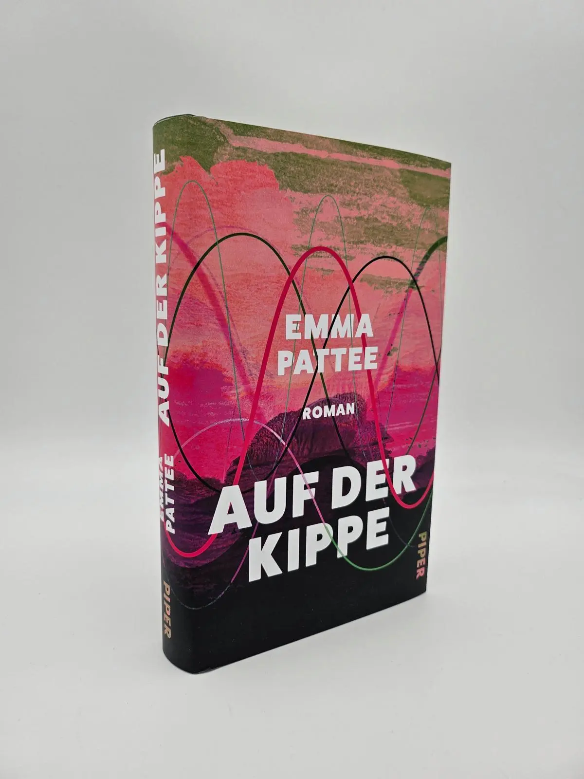 Bild: 9783492073363 | Auf der Kippe | Emma Pattee | Buch | 256 S. | Deutsch | 2025