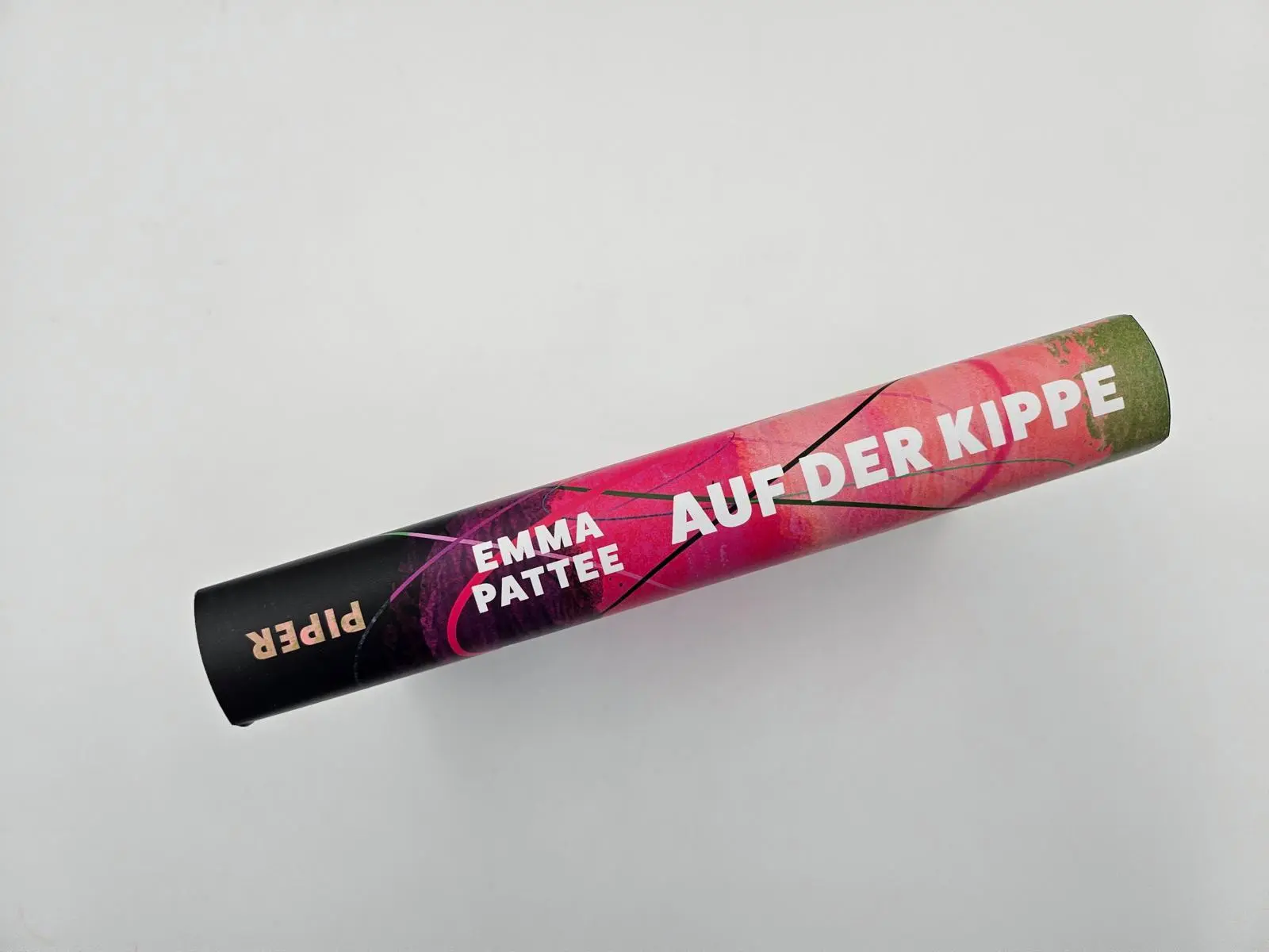 Bild: 9783492073363 | Auf der Kippe | Emma Pattee | Buch | 256 S. | Deutsch | 2025