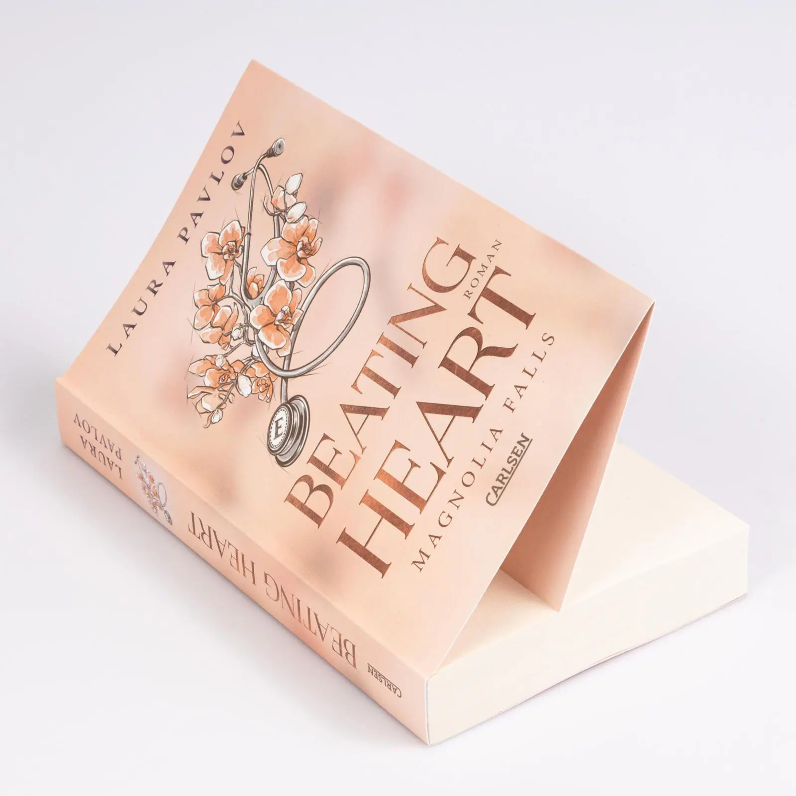 Bild: 9783551586063 | Magnolia Falls 4: Beating Heart | Laura Pavlov | Taschenbuch | 384 S.