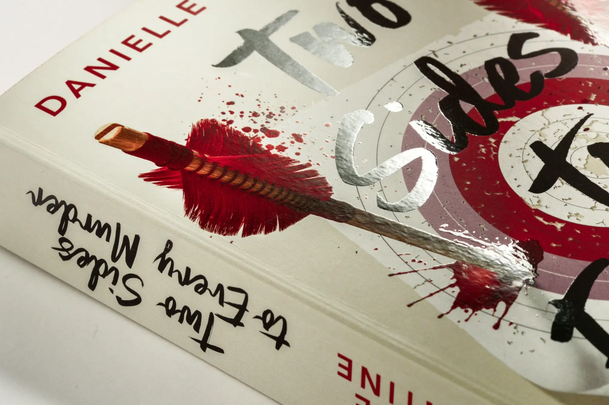 Bild: 9783442496563 | Two Sides to Every Murder | Danielle Valentine | Taschenbuch | 320 S.