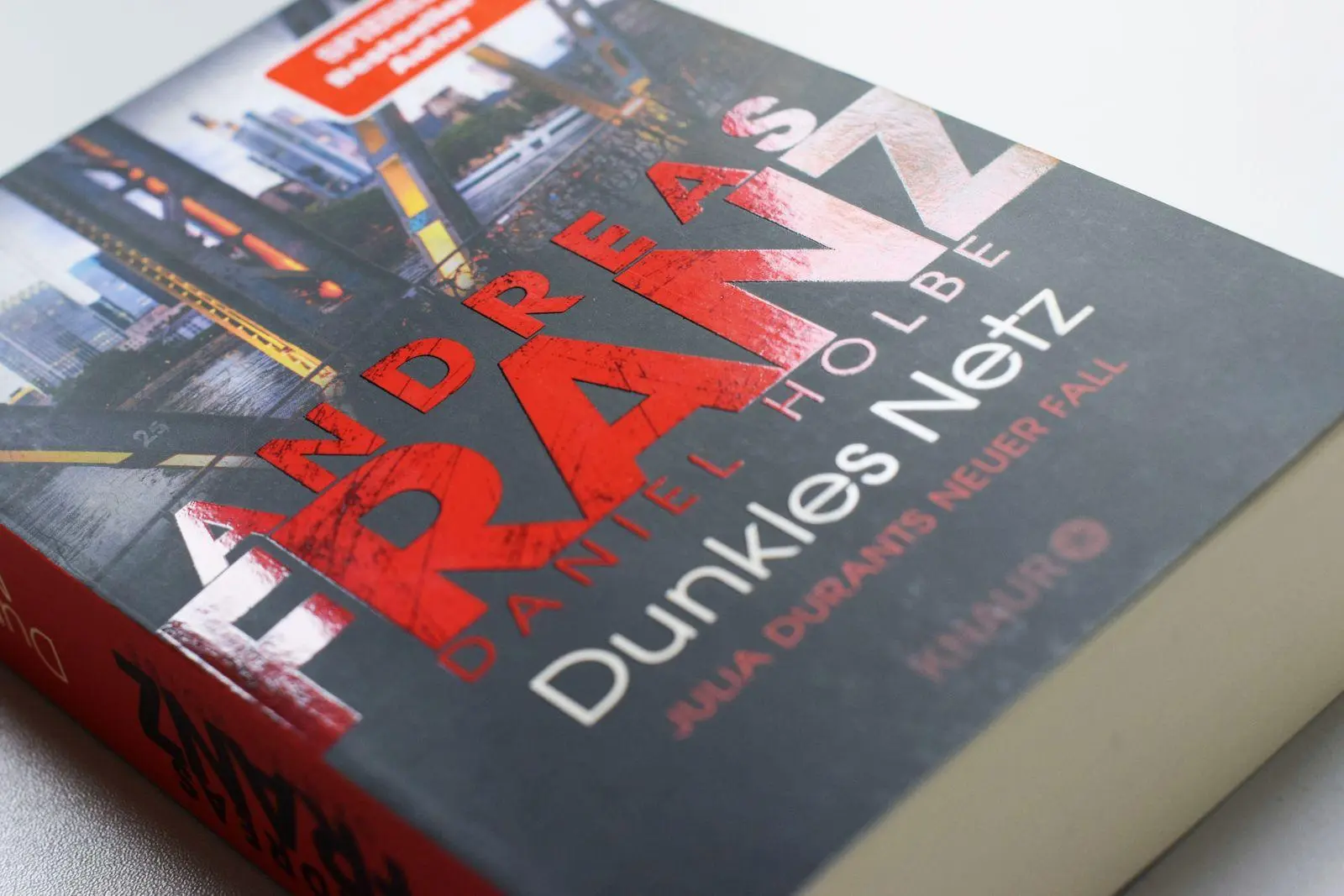Bild: 9783426529263 | Dunkles Netz | Daniel Holbe (u. a.) | Taschenbuch | 448 S. | Deutsch