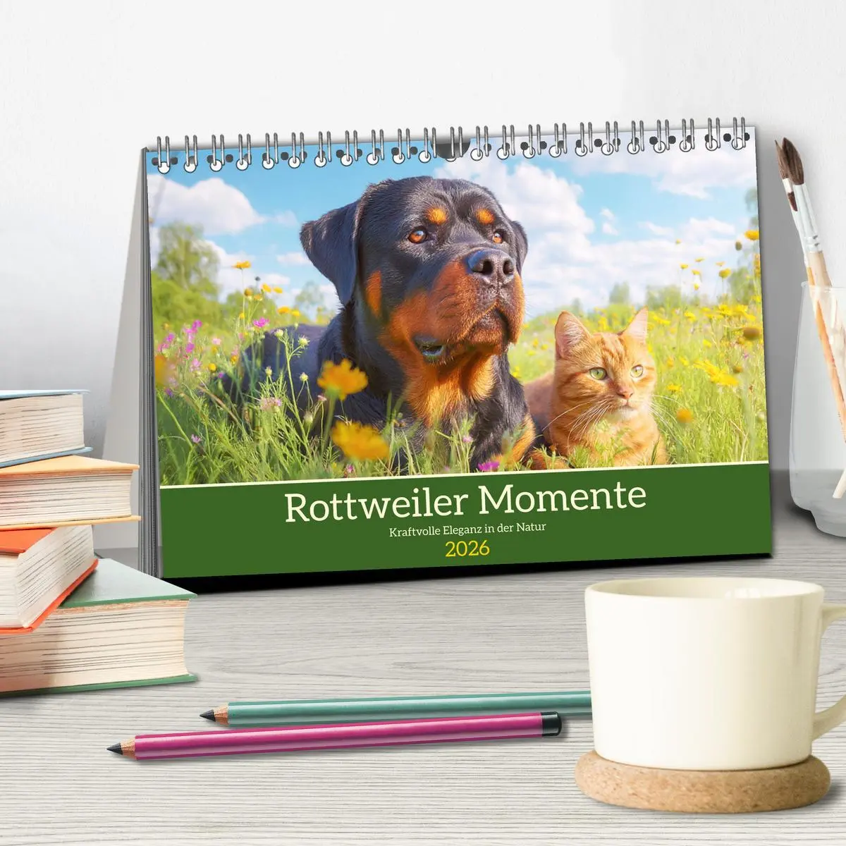 Bild: 9783516421064 | Rottweiler Momente. Kraftvolle Eleganz in der Natur (Tischkalender...