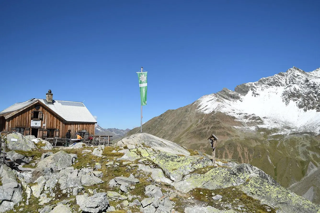 Bild: 9783702242565 | Himmlische Hütten in Nord-, Ost- und Südtirol | Stefan Herbke | Buch