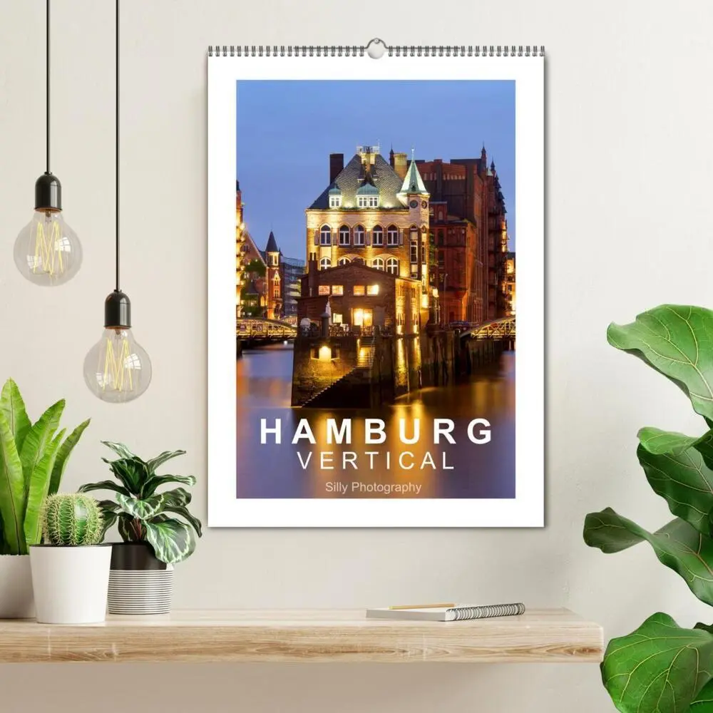 Bild: 9783457025765 | Hamburg Vertical (Wandkalender 2025 DIN A2 hoch), CALVENDO...