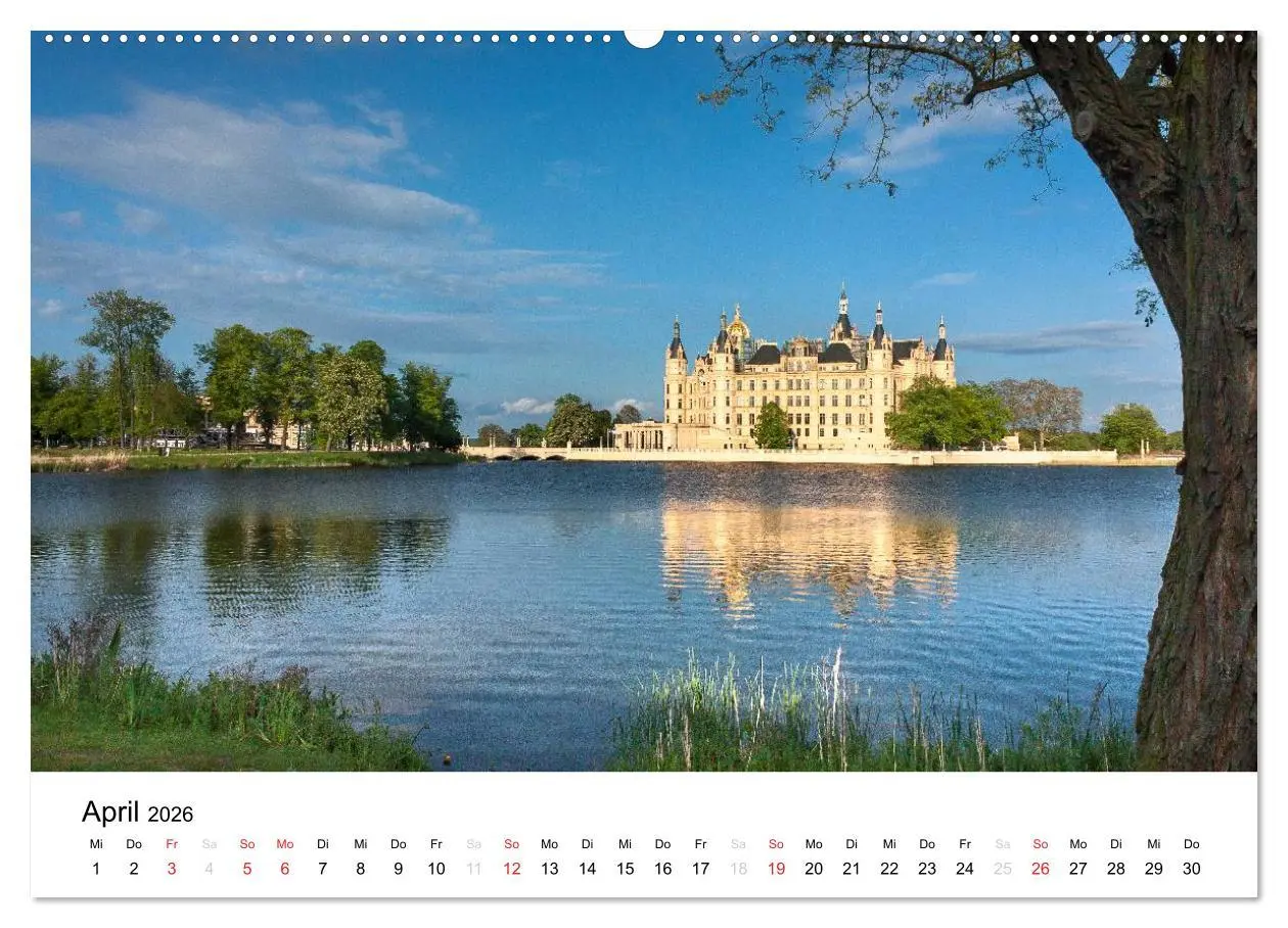 Bild: 9783516117165 | Schweriner Märchenschloss (Wandkalender 2026 DIN A2 quer), CALVENDO...